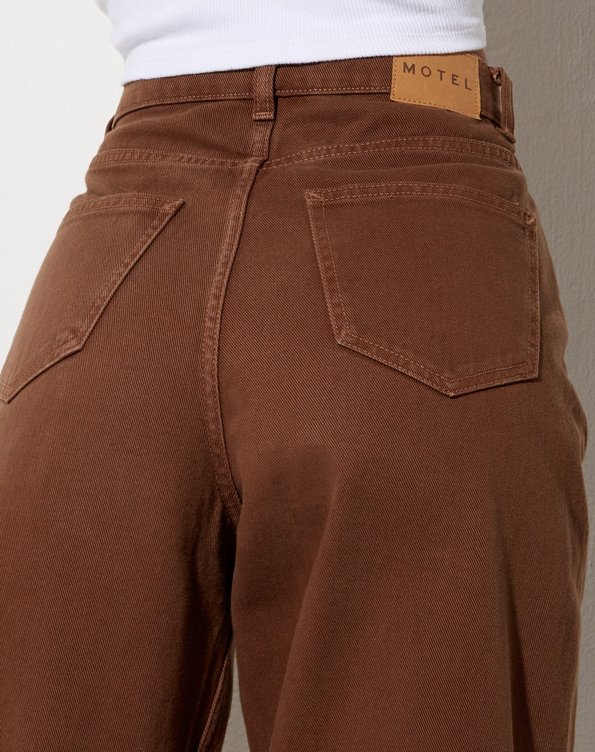 Afbeelding van MOTEL X OLIVIA NEILL Parallel Jeans in Rijkbruin