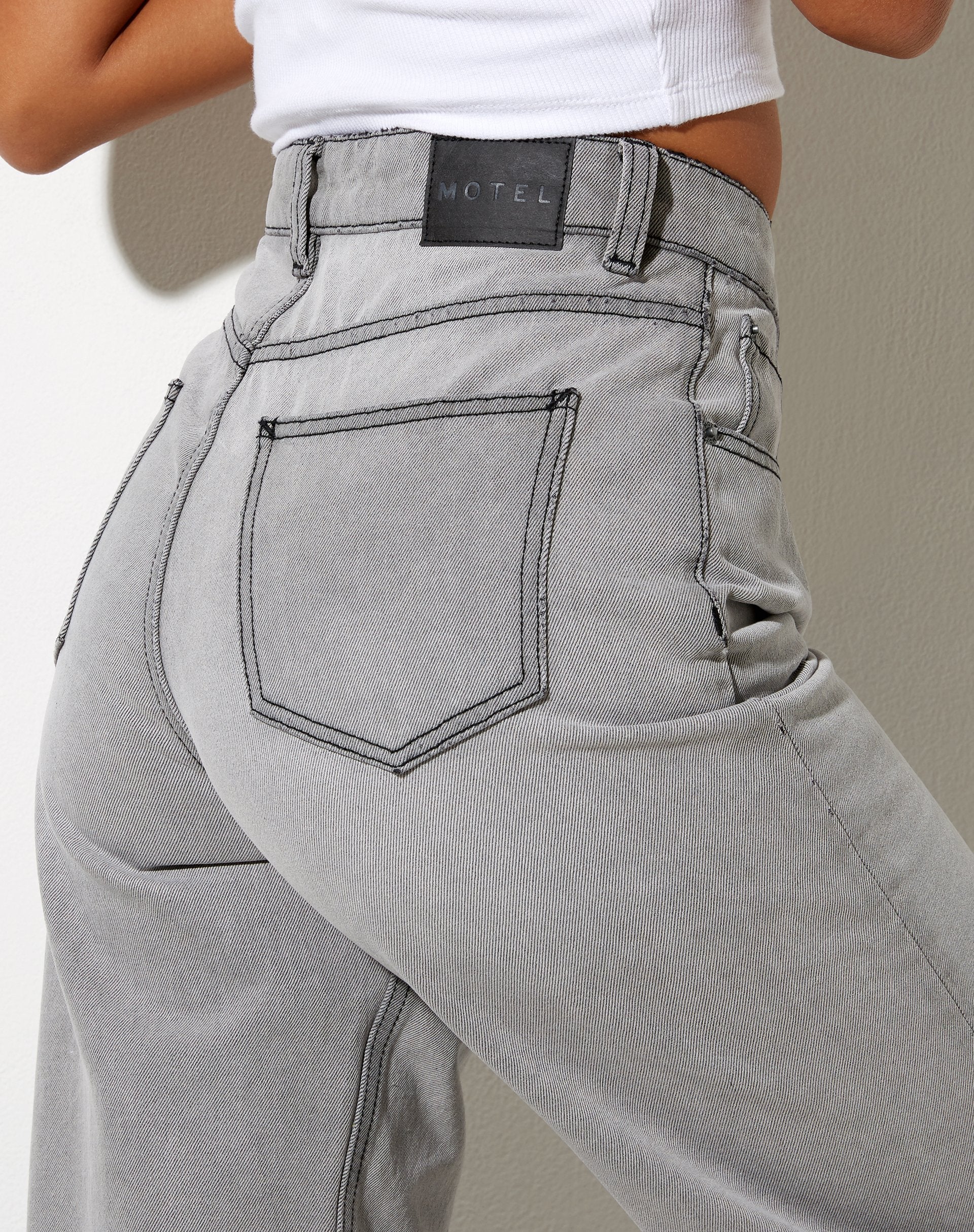 Afbeelding van Parallel Jean in Pale Grey Wash