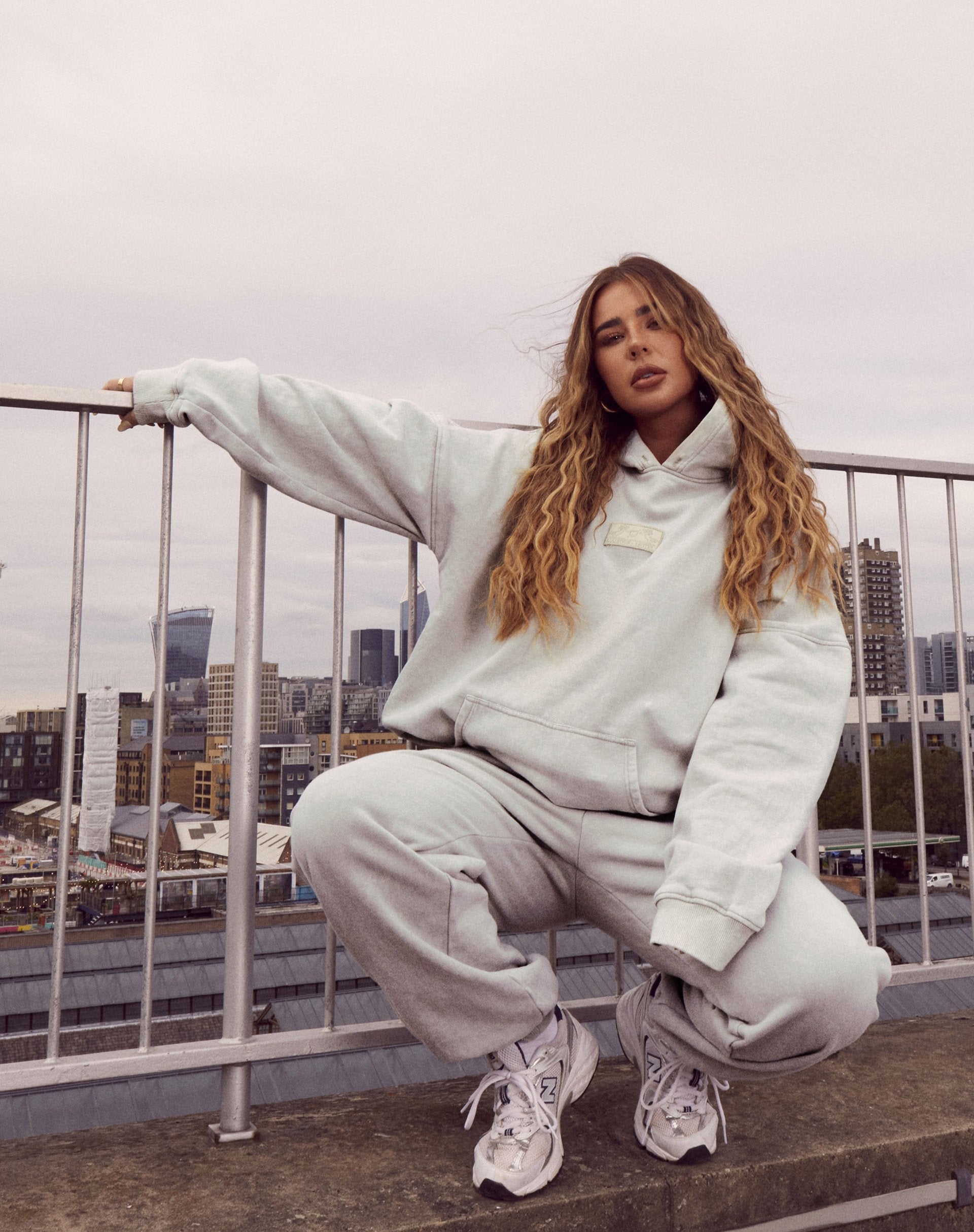 Afbeelding van Oversize Hoody in Ecru Cherub LAmour Label Embro