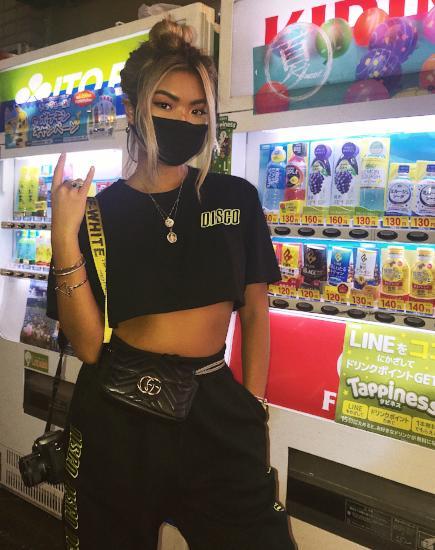Afbeelding van Super Cropped Zwart T-shirt in Disco Embro