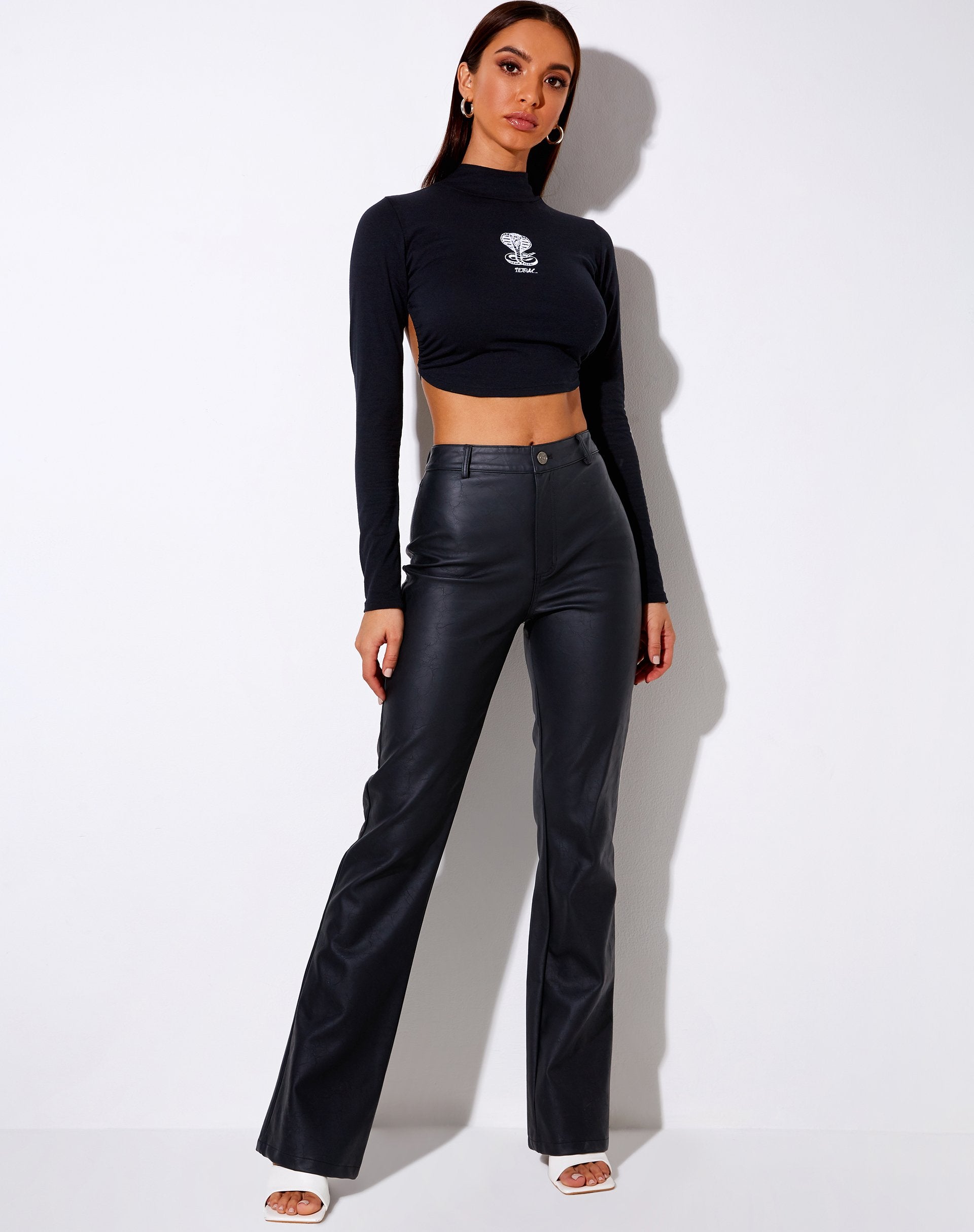 Afbeelding van Quelia Crop Top in Zwart Cobra Dodelijk Embro