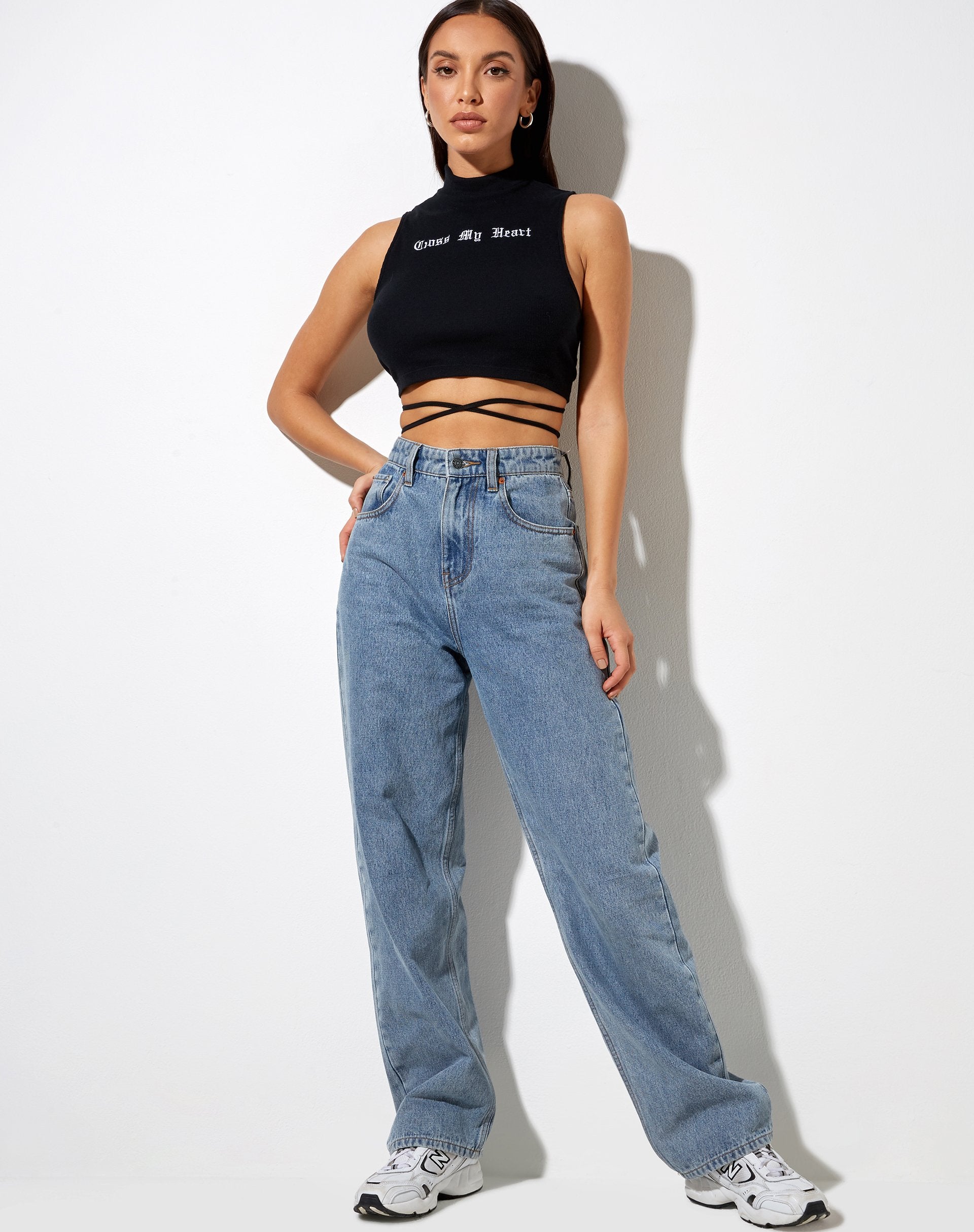 Afbeelding van Quera Crop Top in Zwart Cross My Heart Embro