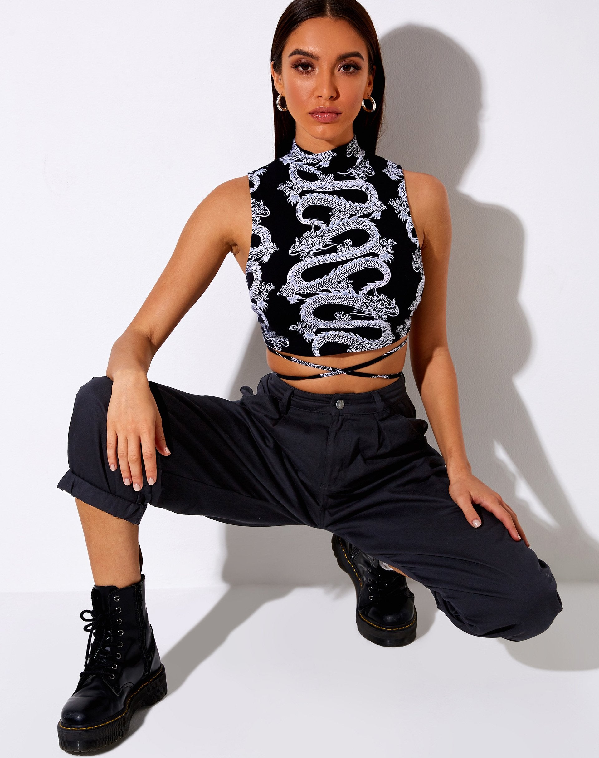 Afbeelding van Quera Crop Top in Dragon Rope Zwart Plaatsing