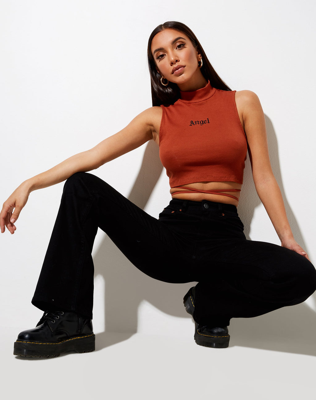 Quera Crop Top in Rib Picante met 'Angel' Embro