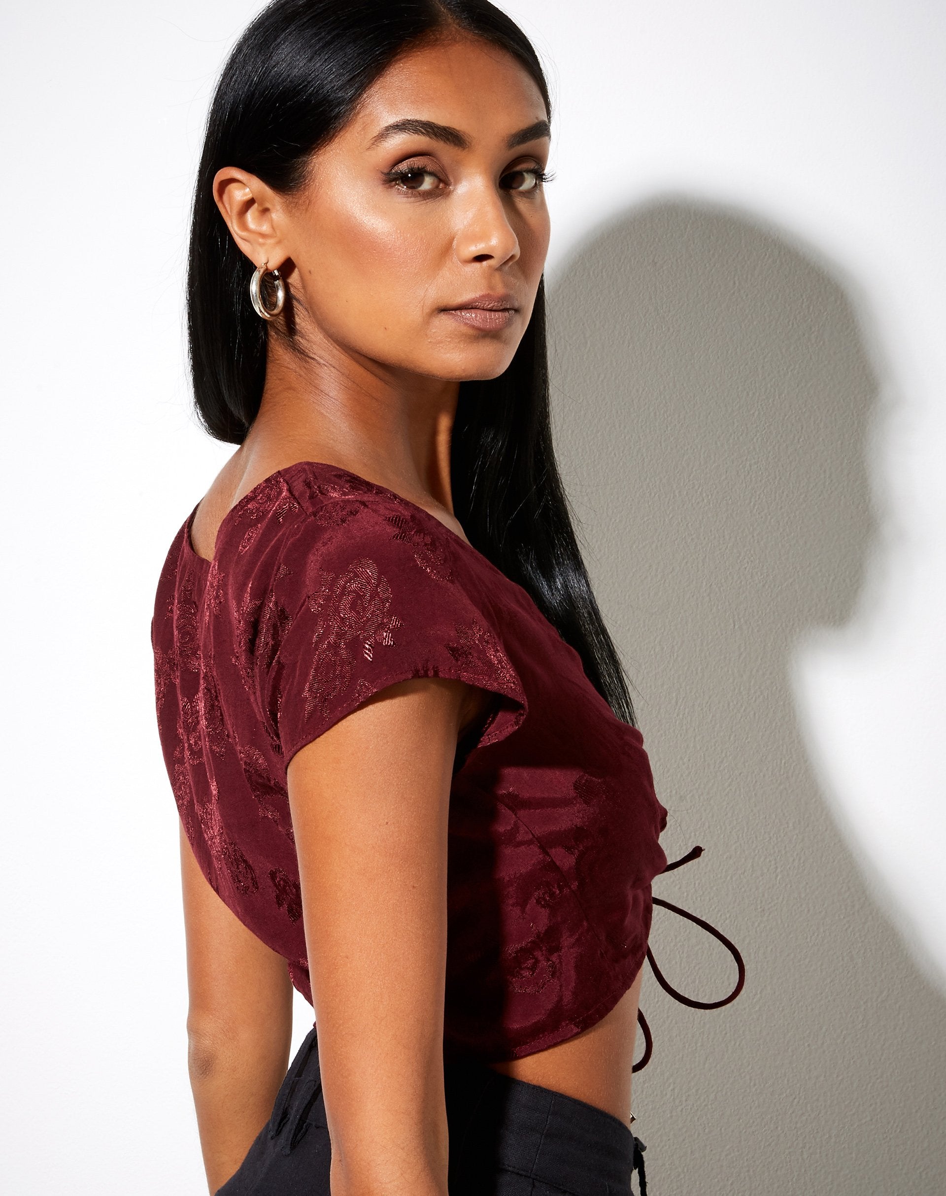 Afbeelding van Raeto Crop Top in Satijn Rose Bourgondië
