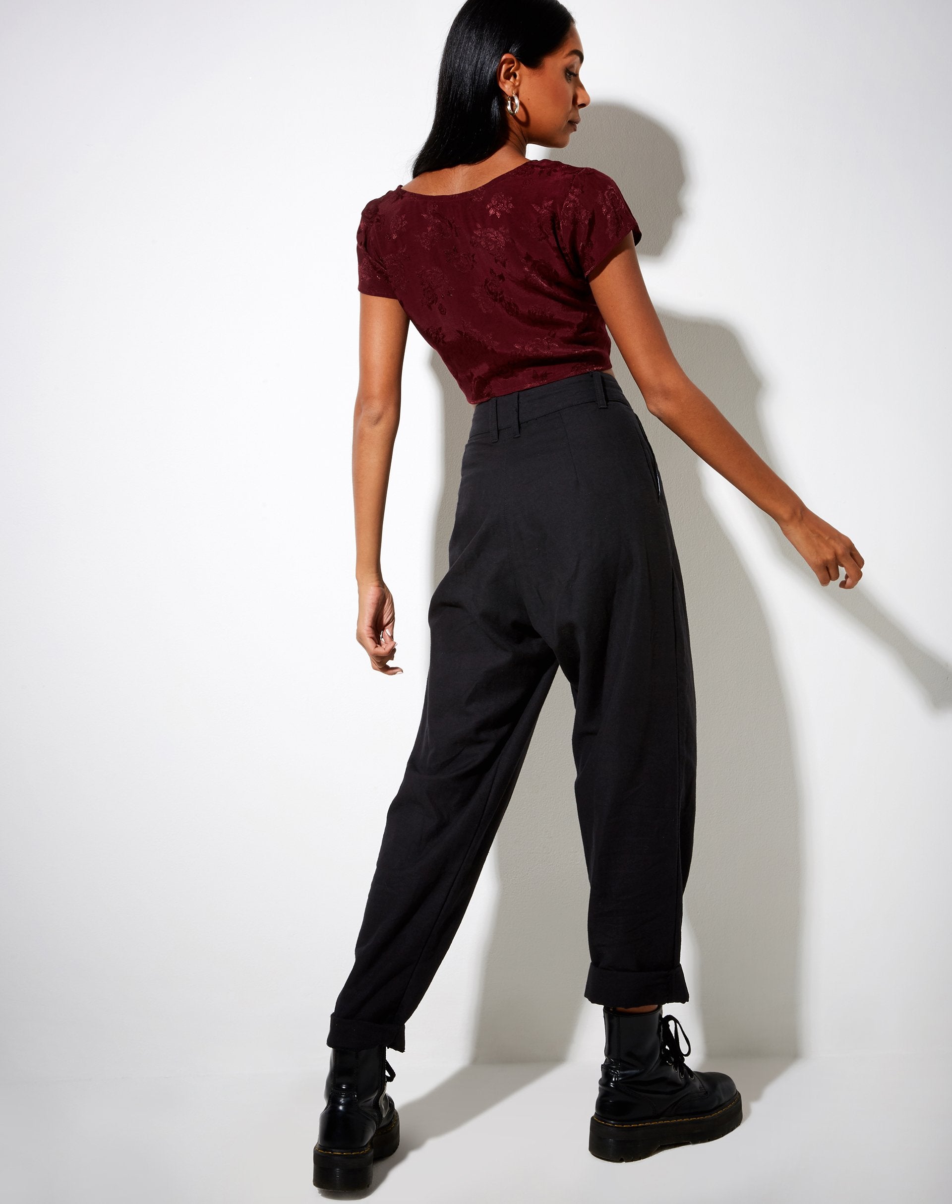 Afbeelding van Raeto Crop Top in Satijn Rose Bourgondië