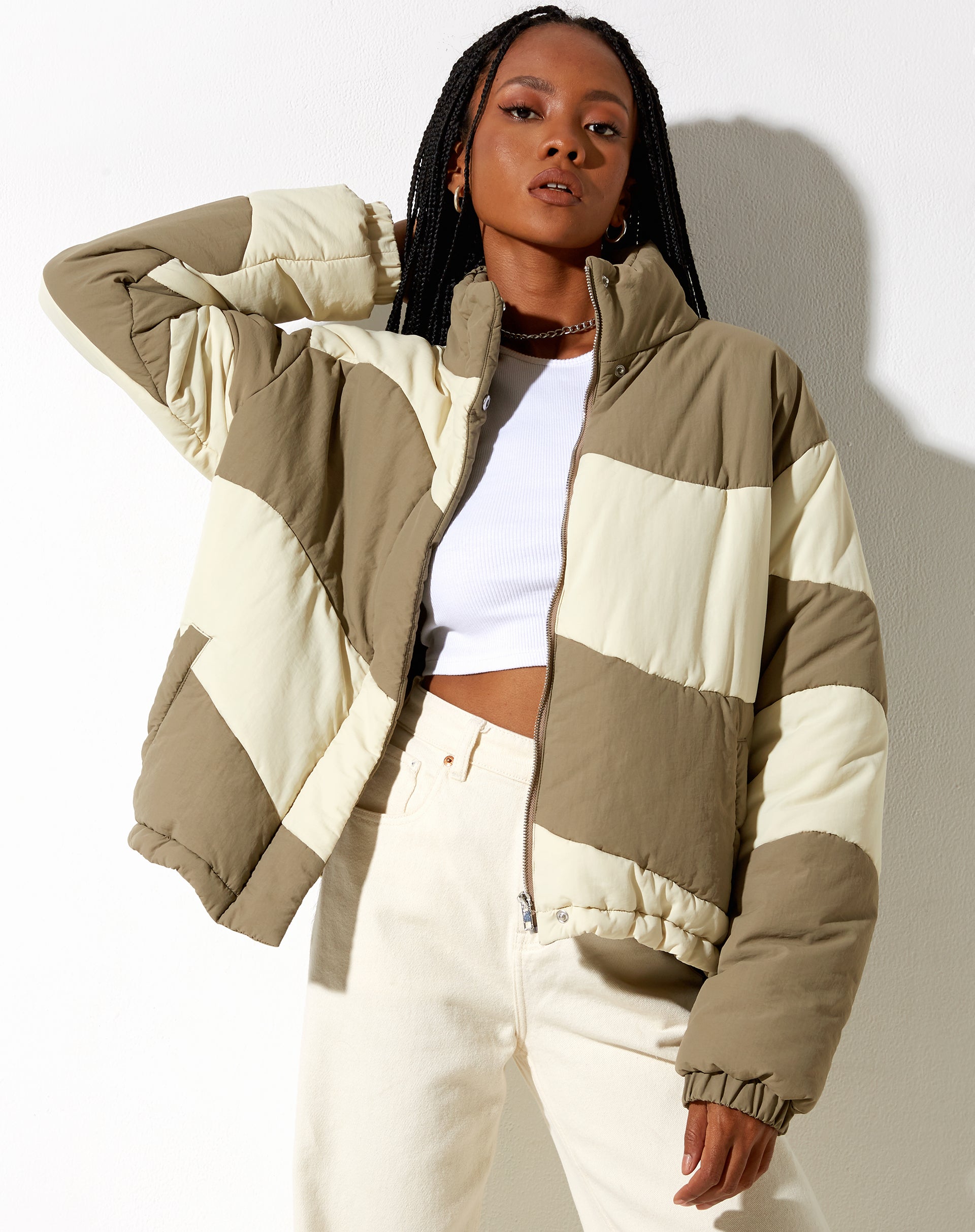 Afbeelding van Renee Puffa Jacket in Panelled Cream en Taupe