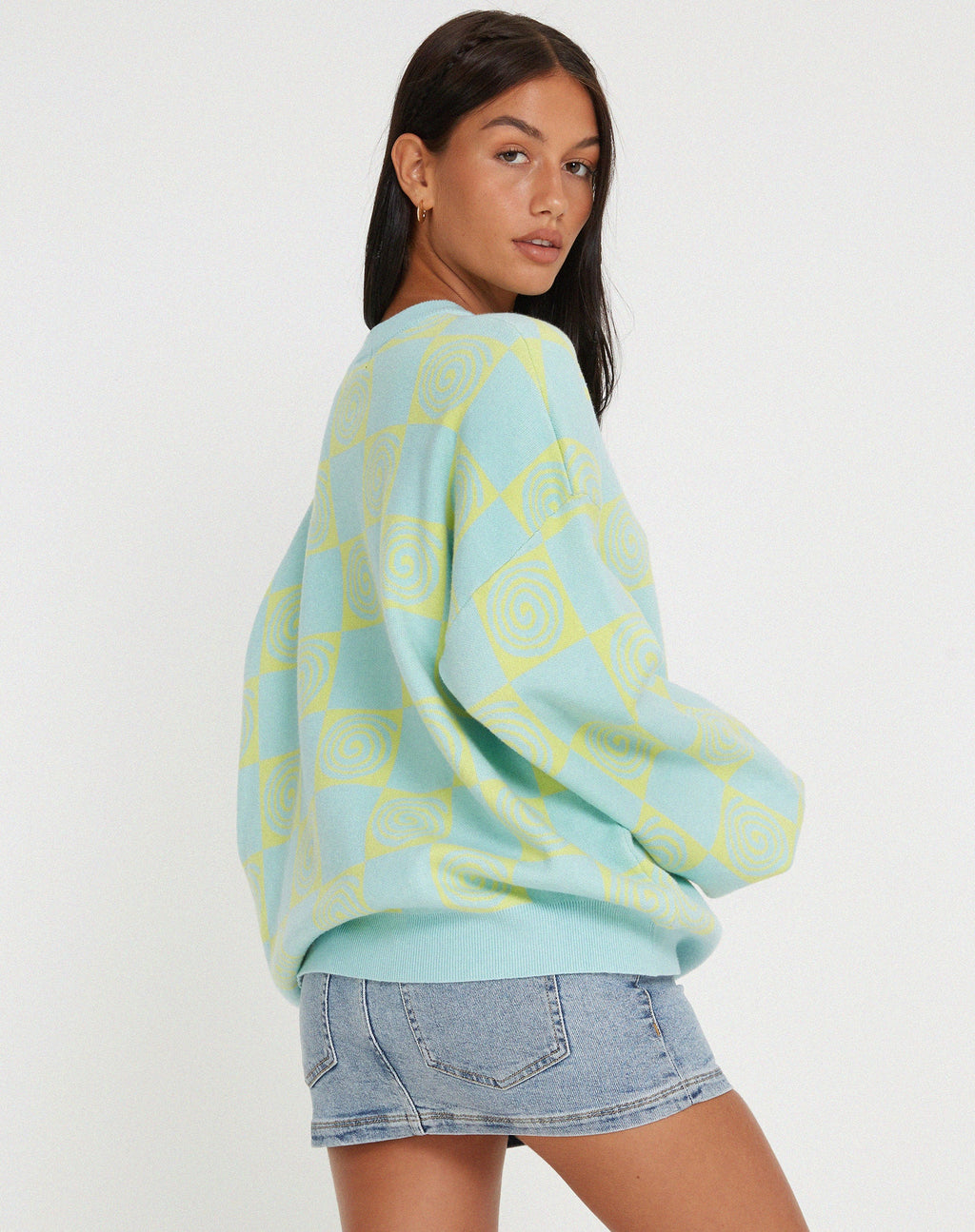 Akari Trui in Optiz Maze Blauw