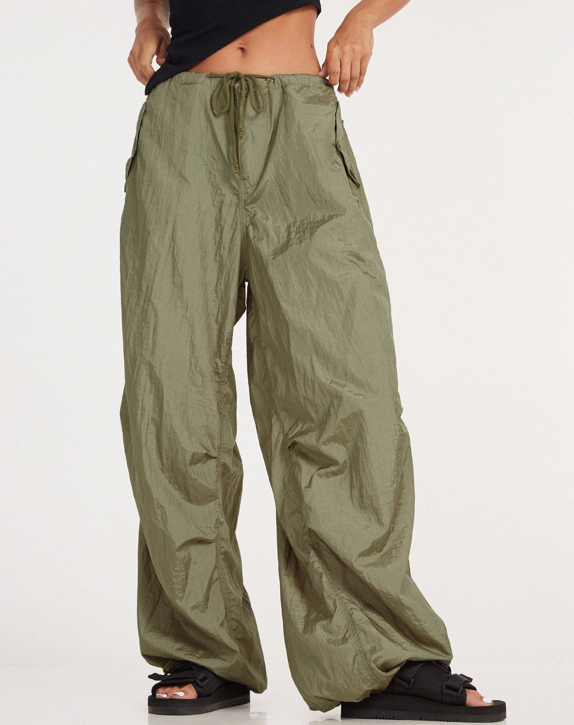 beeld van Chute broek in parachute zilver groen