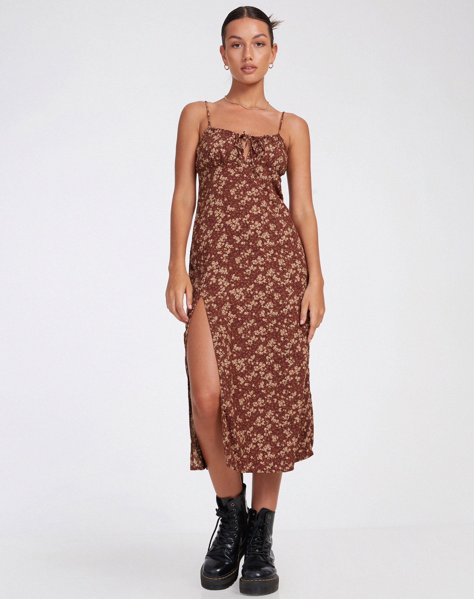 BEELD VAN Cypress Maxi Dress in Aards Bloemig Bruin