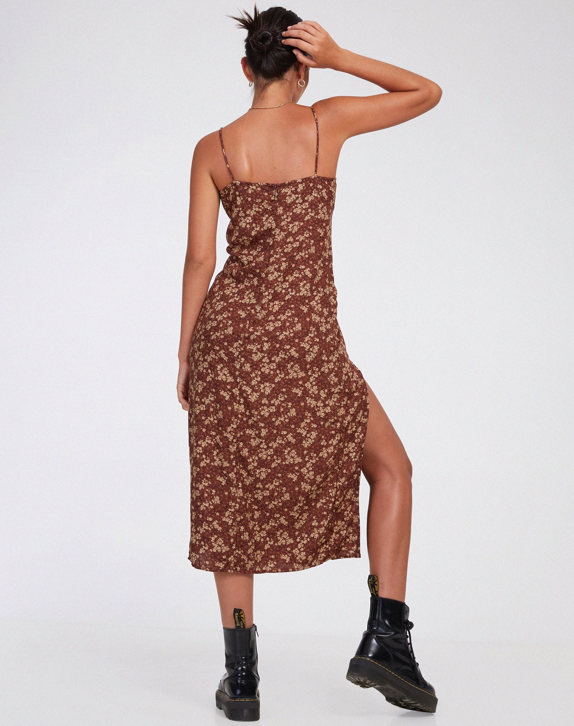 BEELD VAN Cypress Maxi Dress in Aards Bloemig Bruin