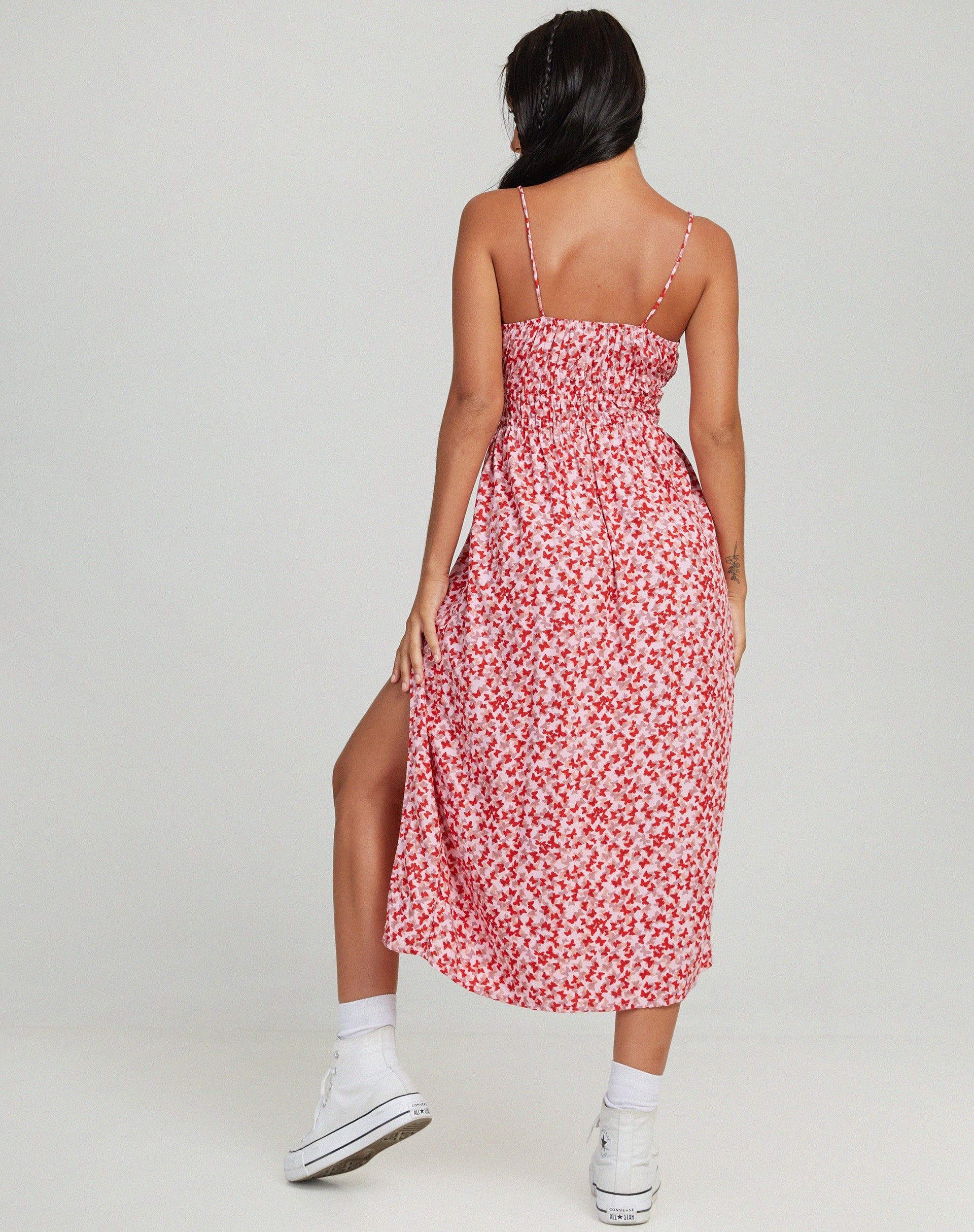 Afbeelding van Jeyro Midi Dress in Ditsy Butterfly Peach en Red