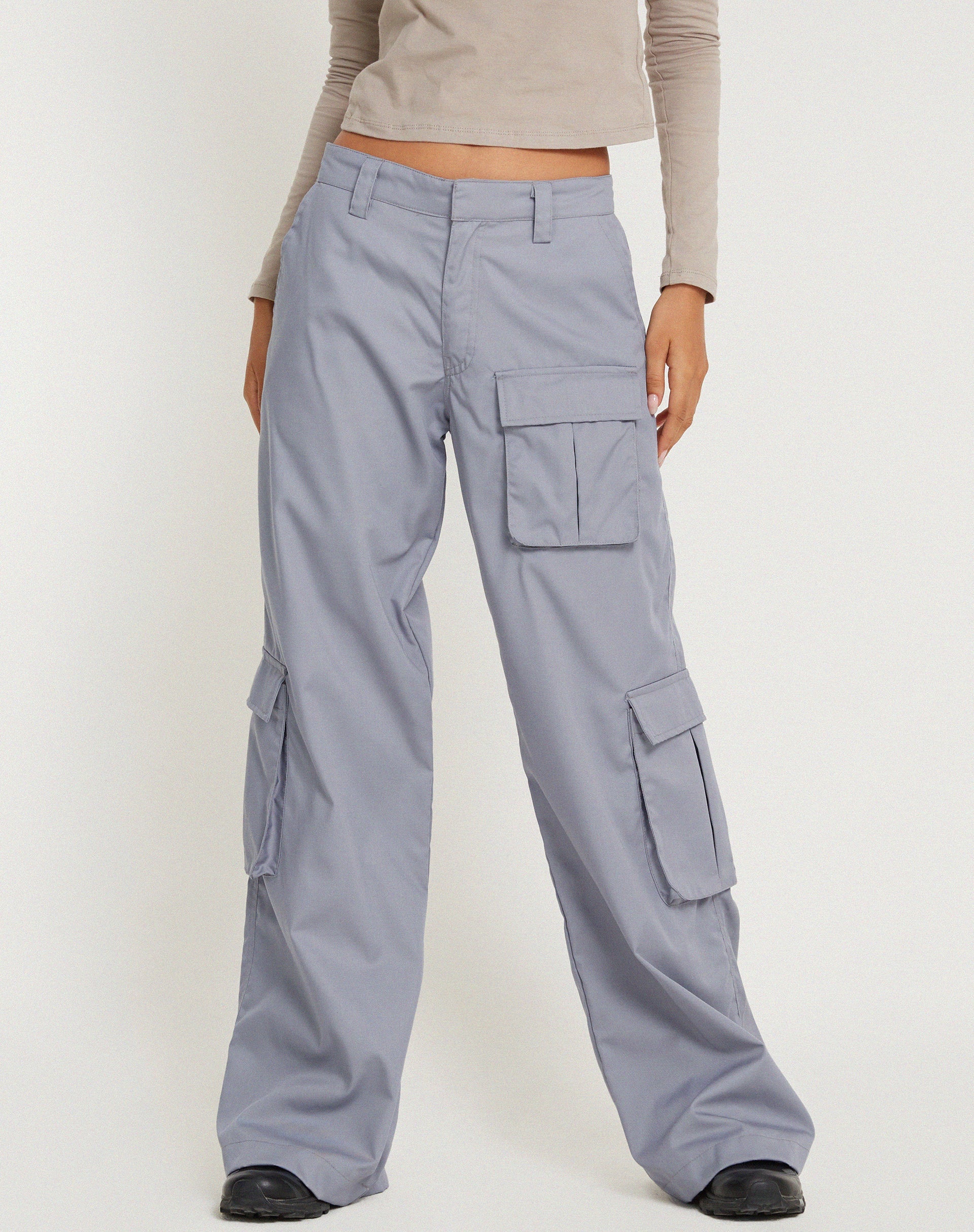 Afbeelding van Lovis Cargo broek met lage taille in grijs