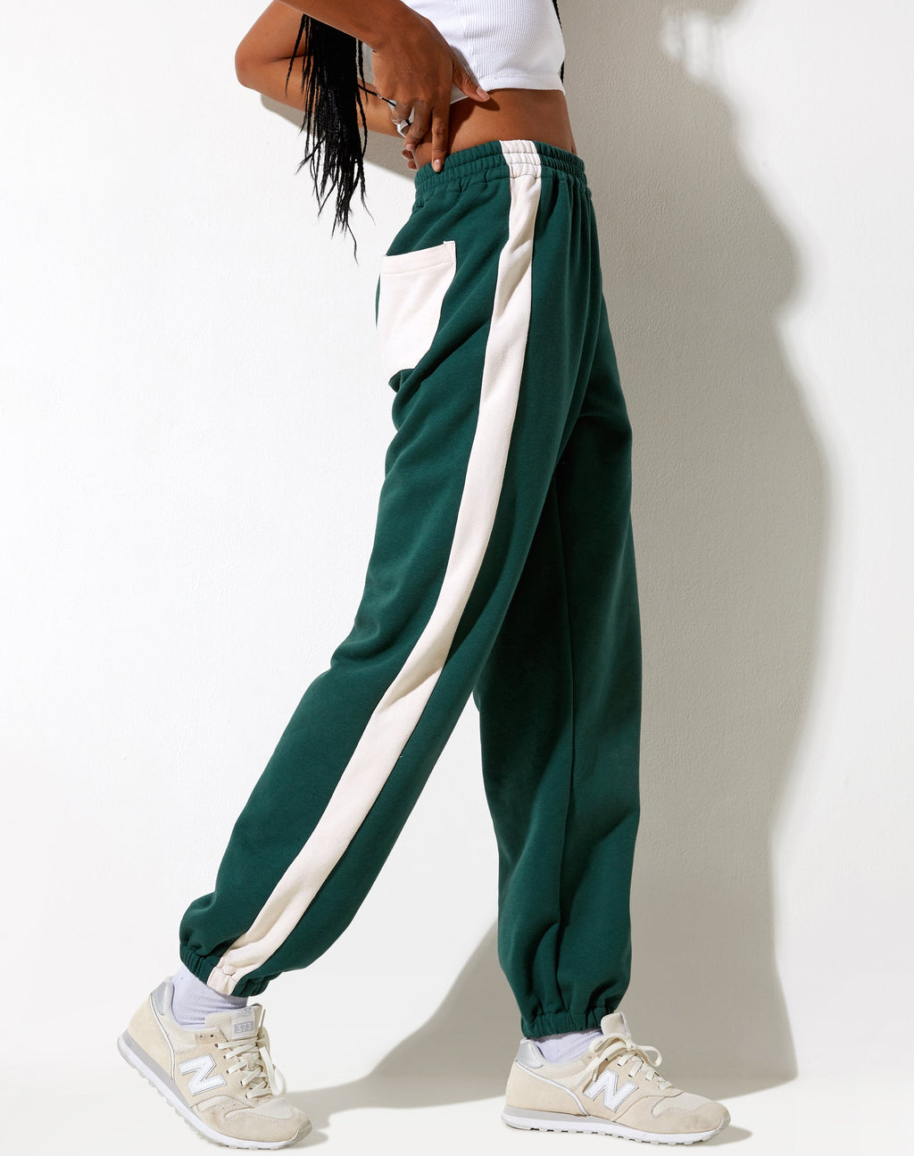 Basile Jogger in Bosgroen en Winterwit