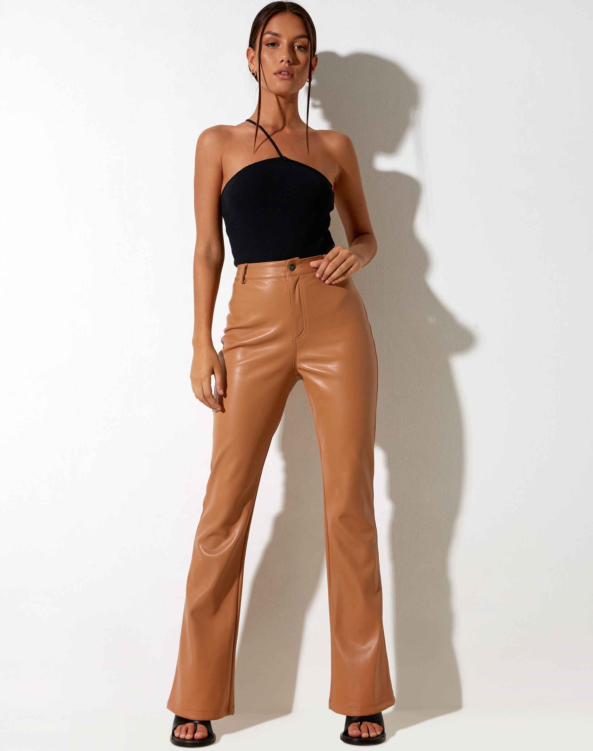 Afbeelding van Zoven Flare broek in PU Peachy Tan
