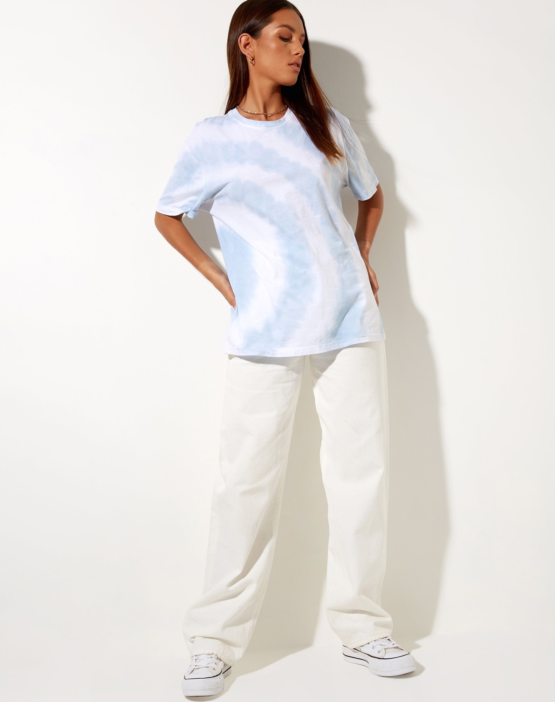 Afbeelding van Oversize Basic T-shirt in Blauw en Wit Swirl Tie Dye