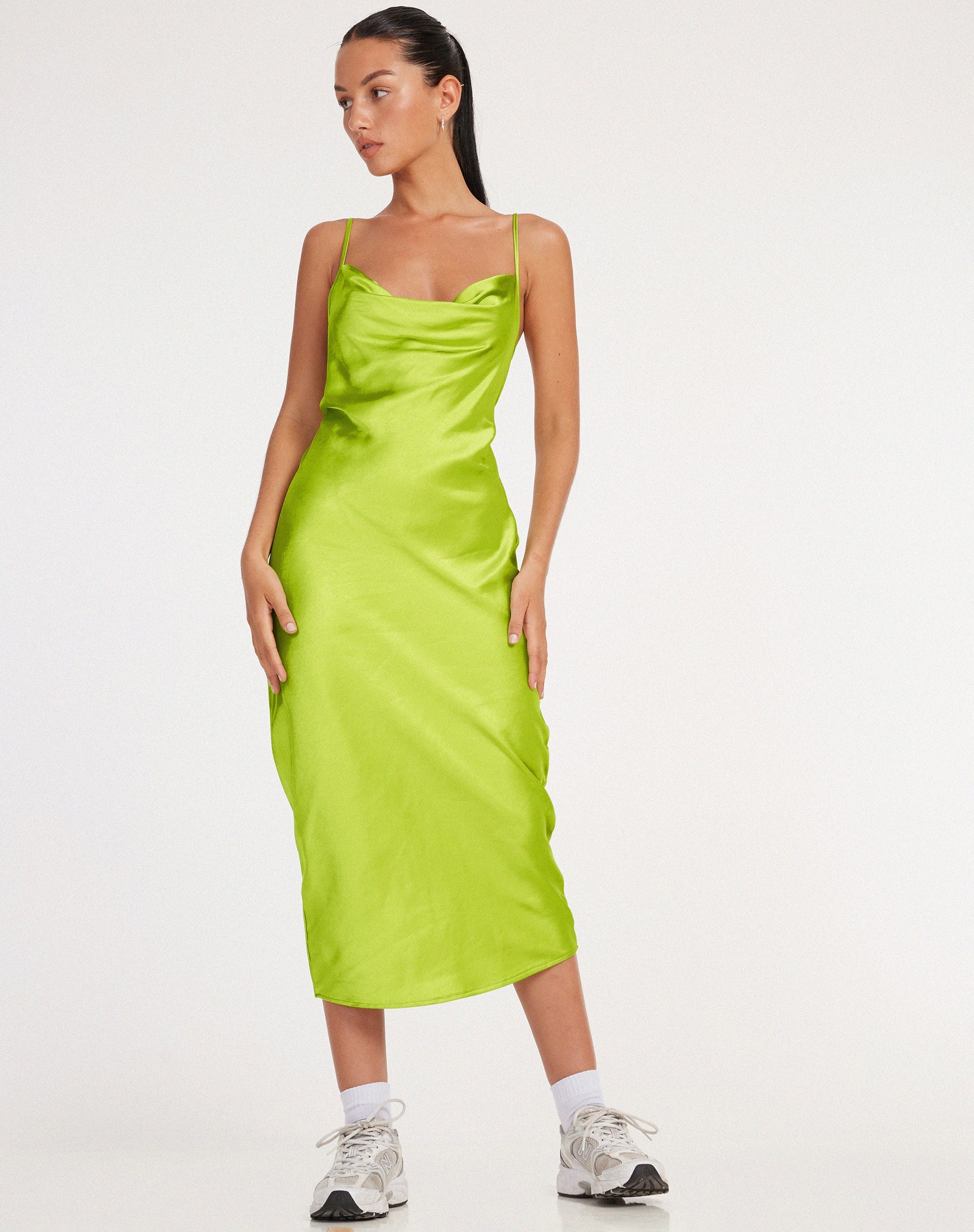 Afbeelding van Palasha Midi Dress in Satijn Lime Green