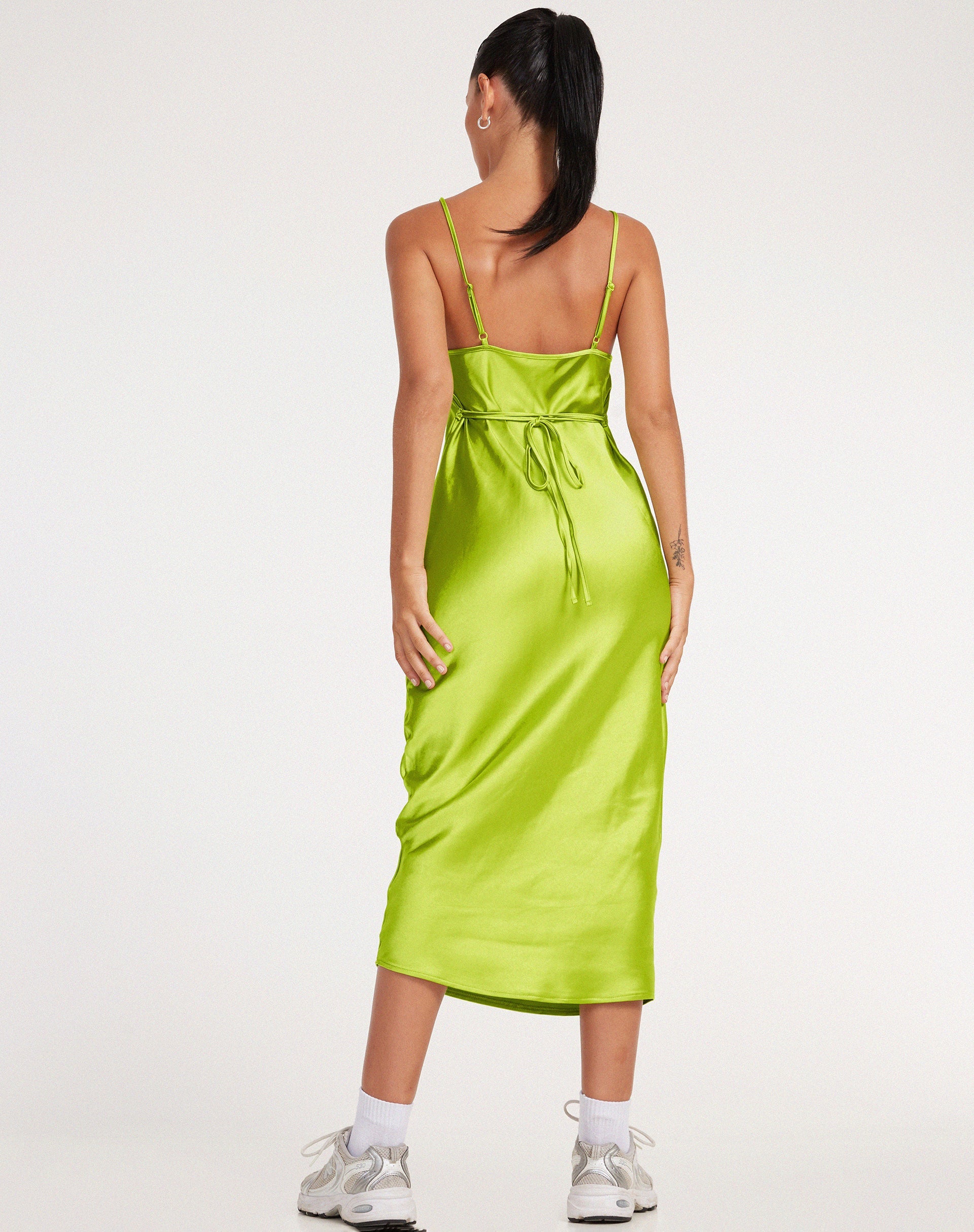 Afbeelding van Palasha Midi Dress in Satijn Lime Green