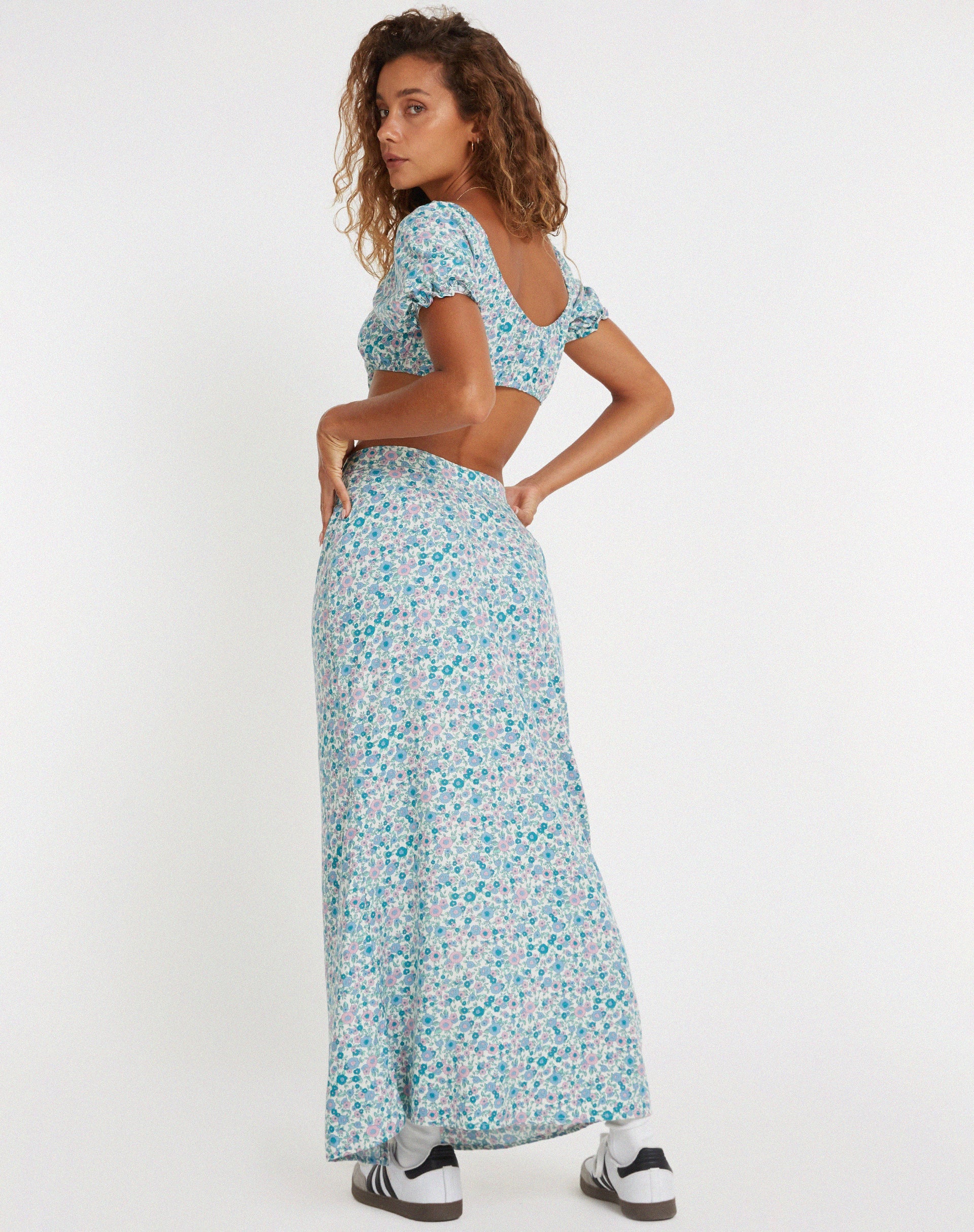 Afbeelding van Rima Midi rok in Flower Power Blue