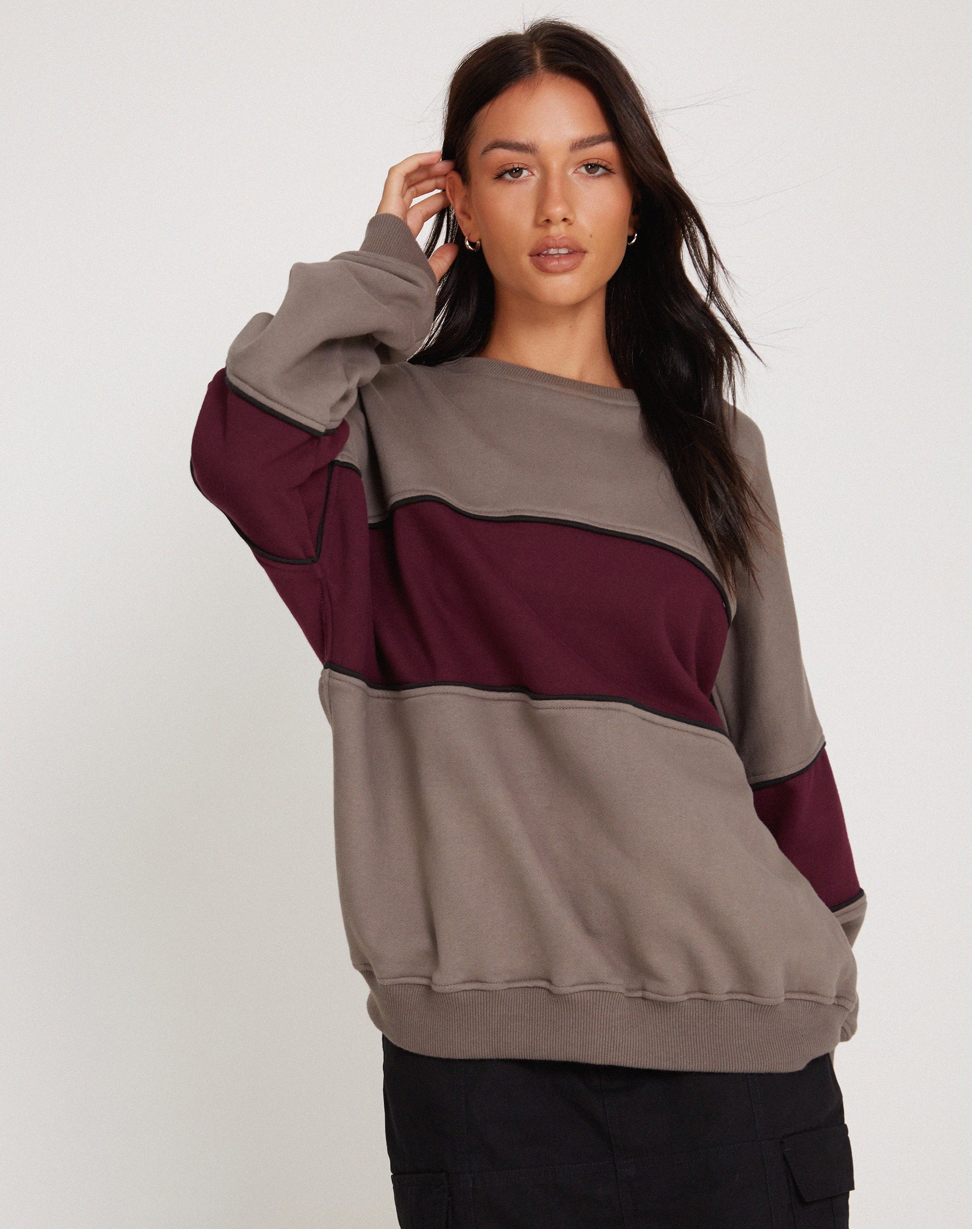Afbeelding van Samara Sweatshirt in Cloudburst Oxblood Zwart