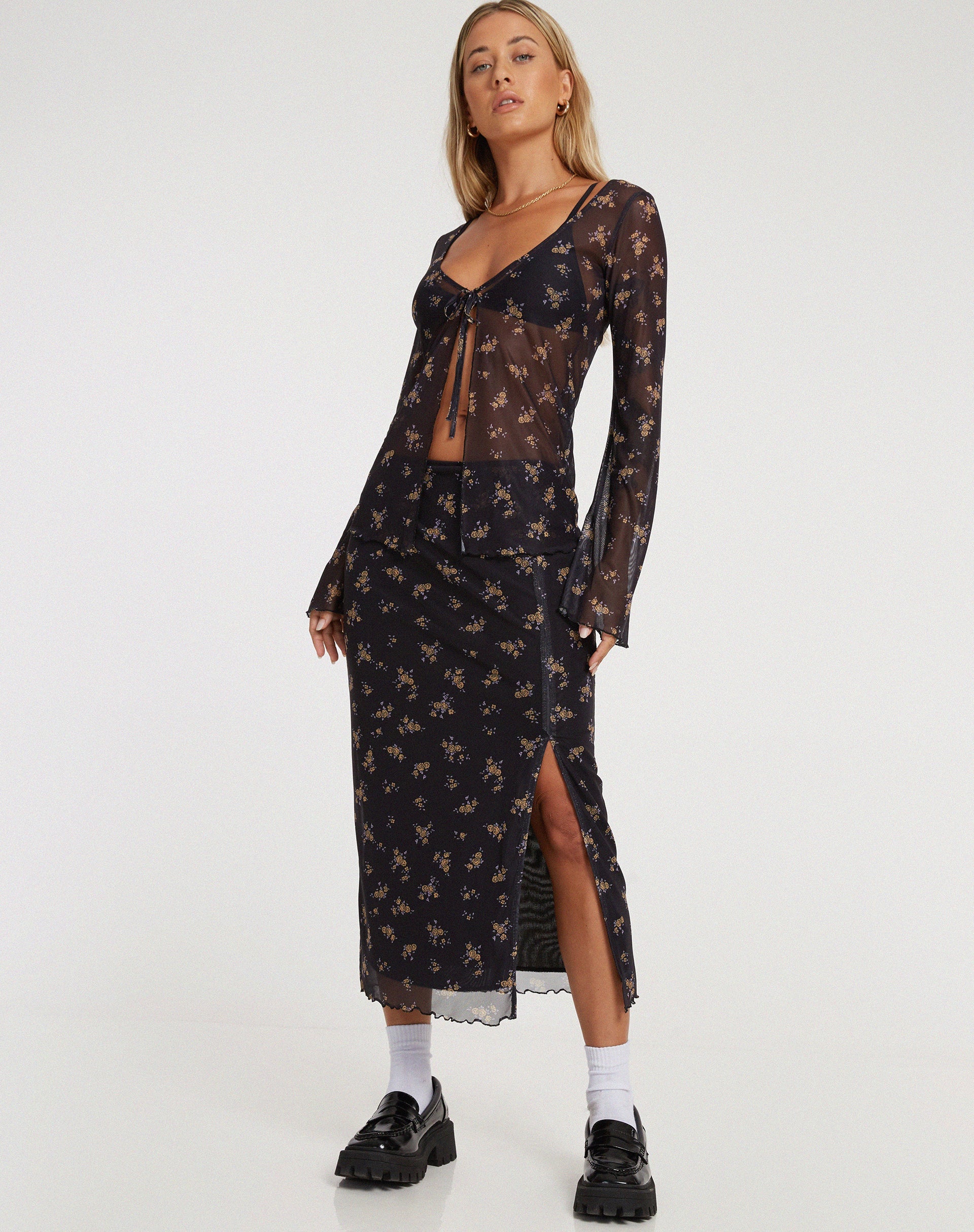BEELD VAN Rindai Midi rok in Femme Floral Zwart en Goud