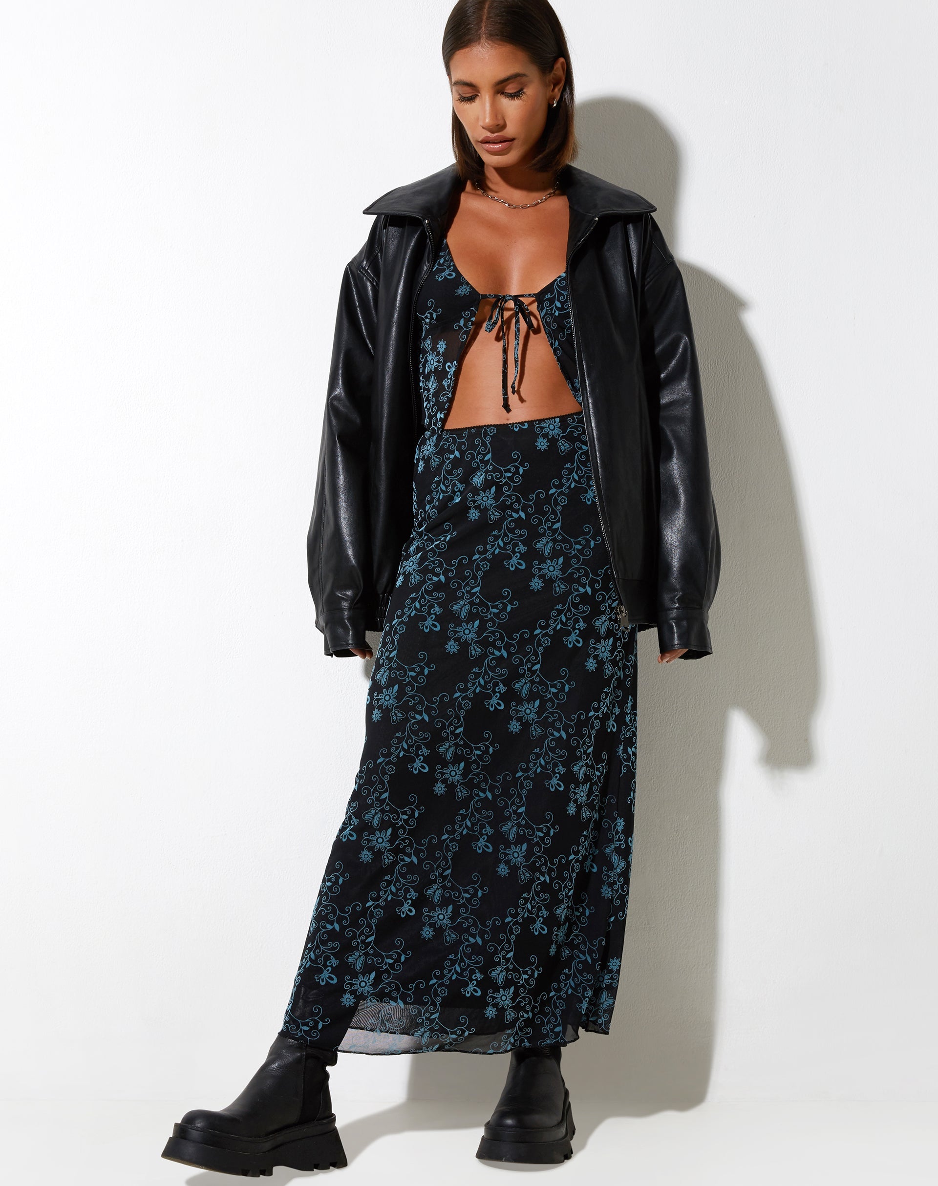 Afbeelding van Rindu Midi rok in Butterfly Vine Flock Blue