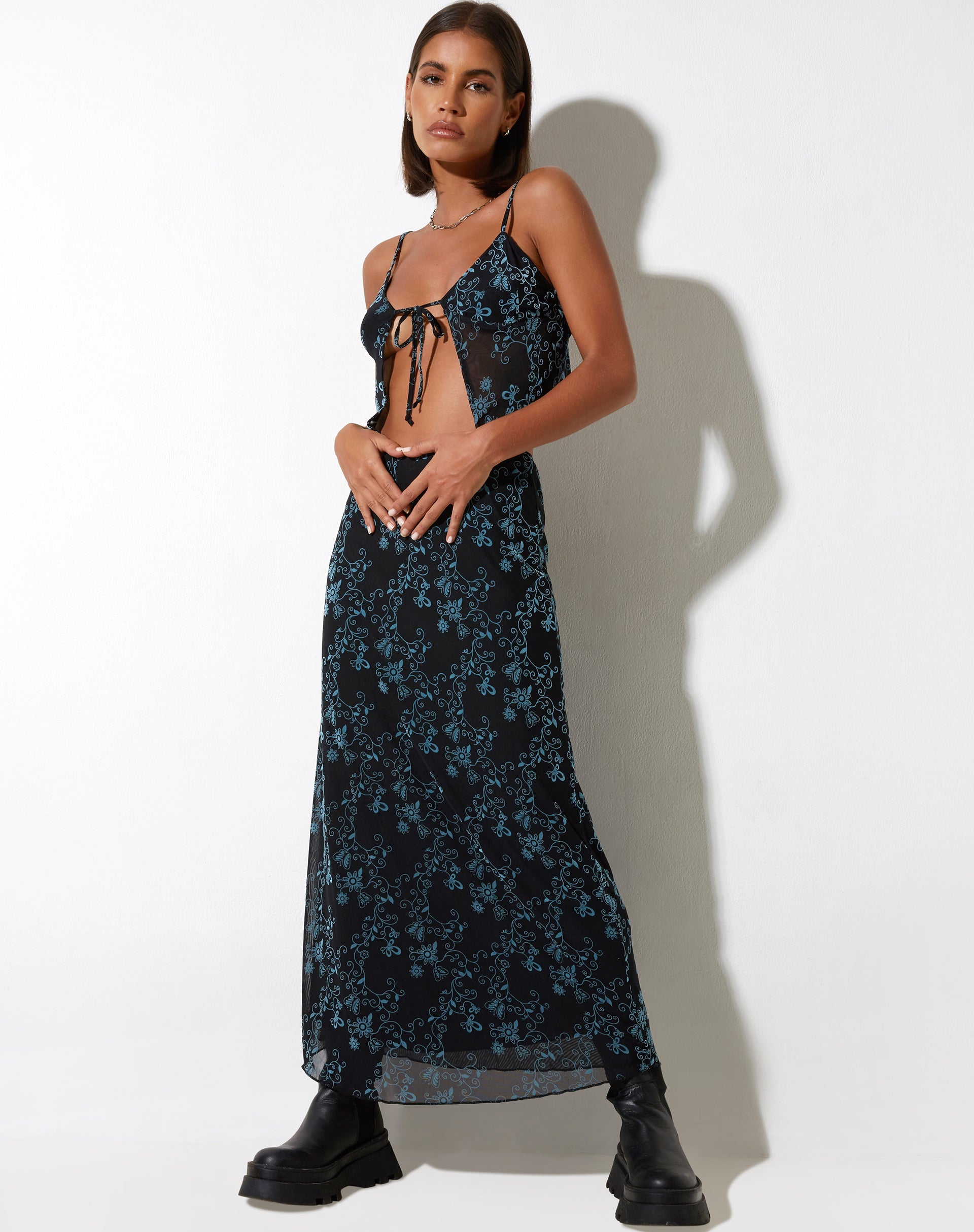 Afbeelding van Rindu Midi rok in Butterfly Vine Flock Blue