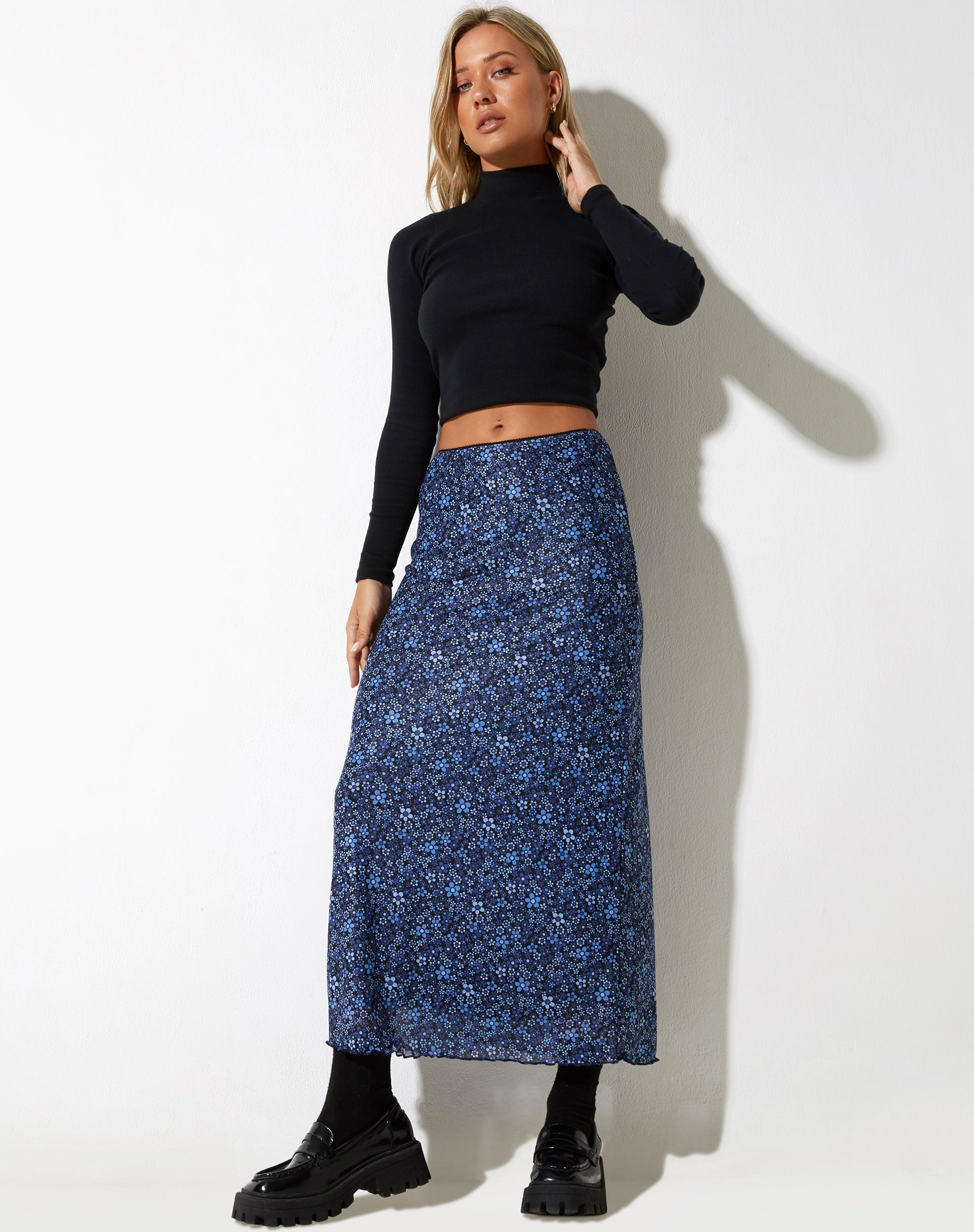 Afbeelding van Rindu Midi rok in Flower Garden Blue