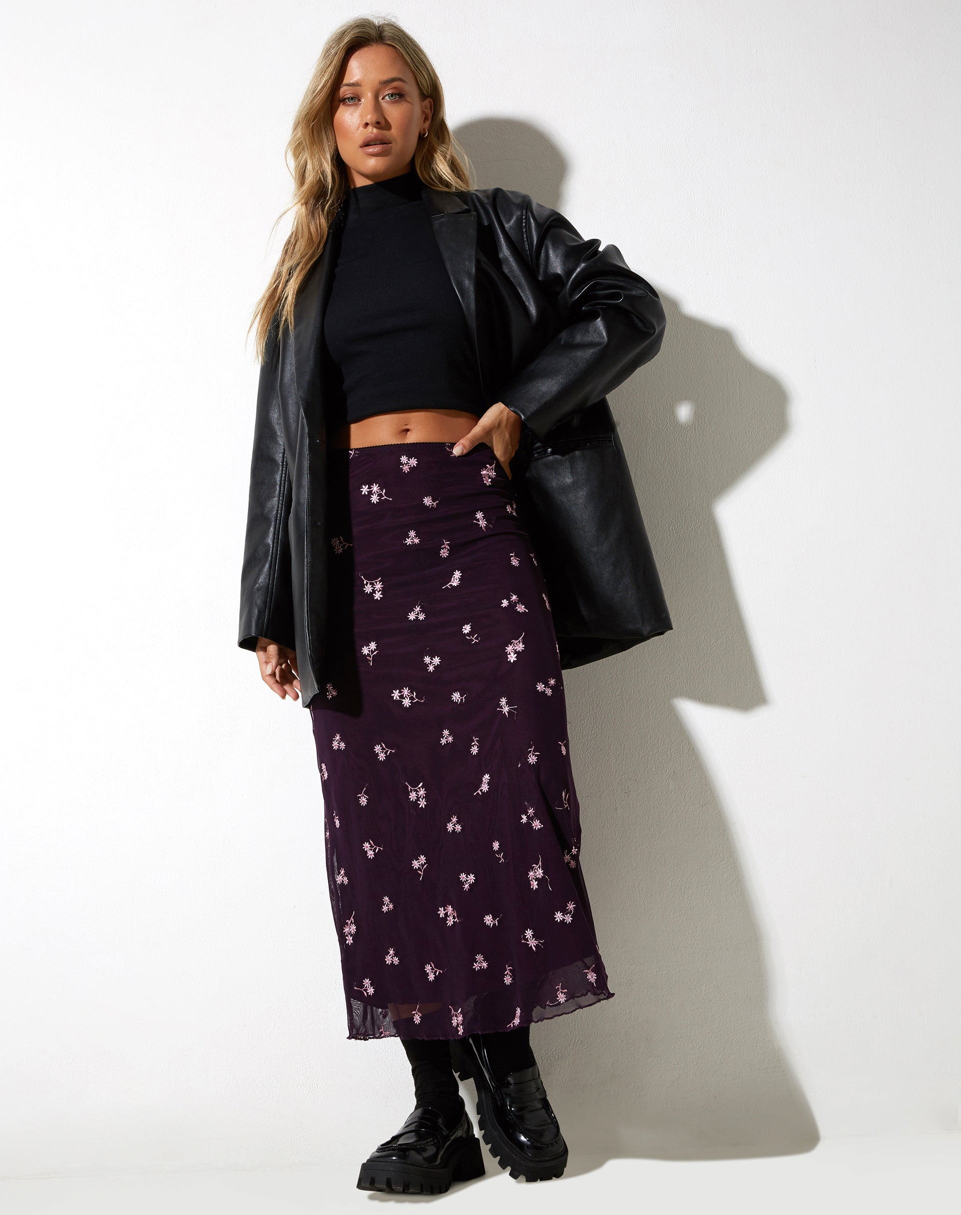 Afbeelding van Rindu Maxi Rok in Plum Daisy Embro