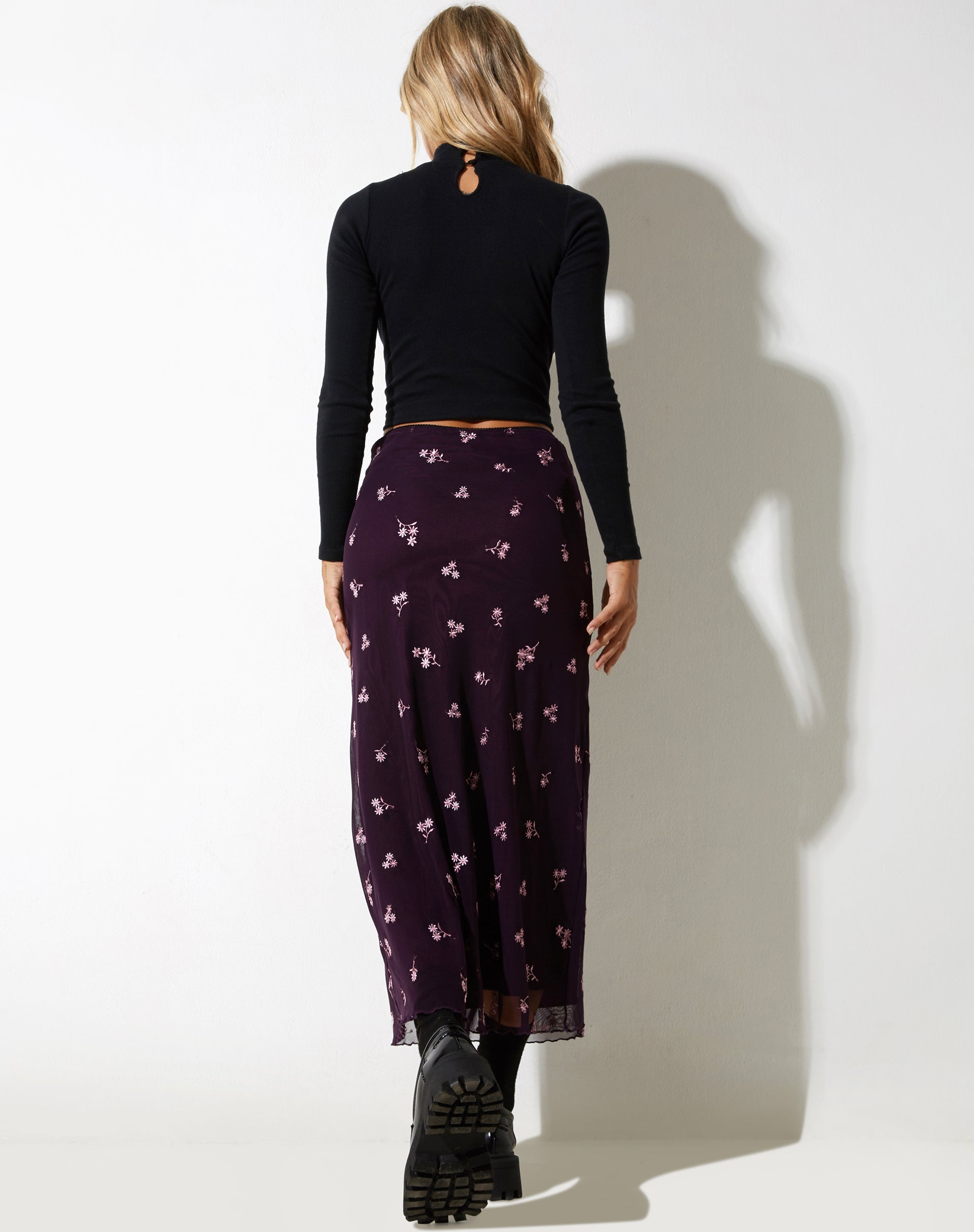 Afbeelding van Rindu Maxi Rok in Plum Daisy Embro