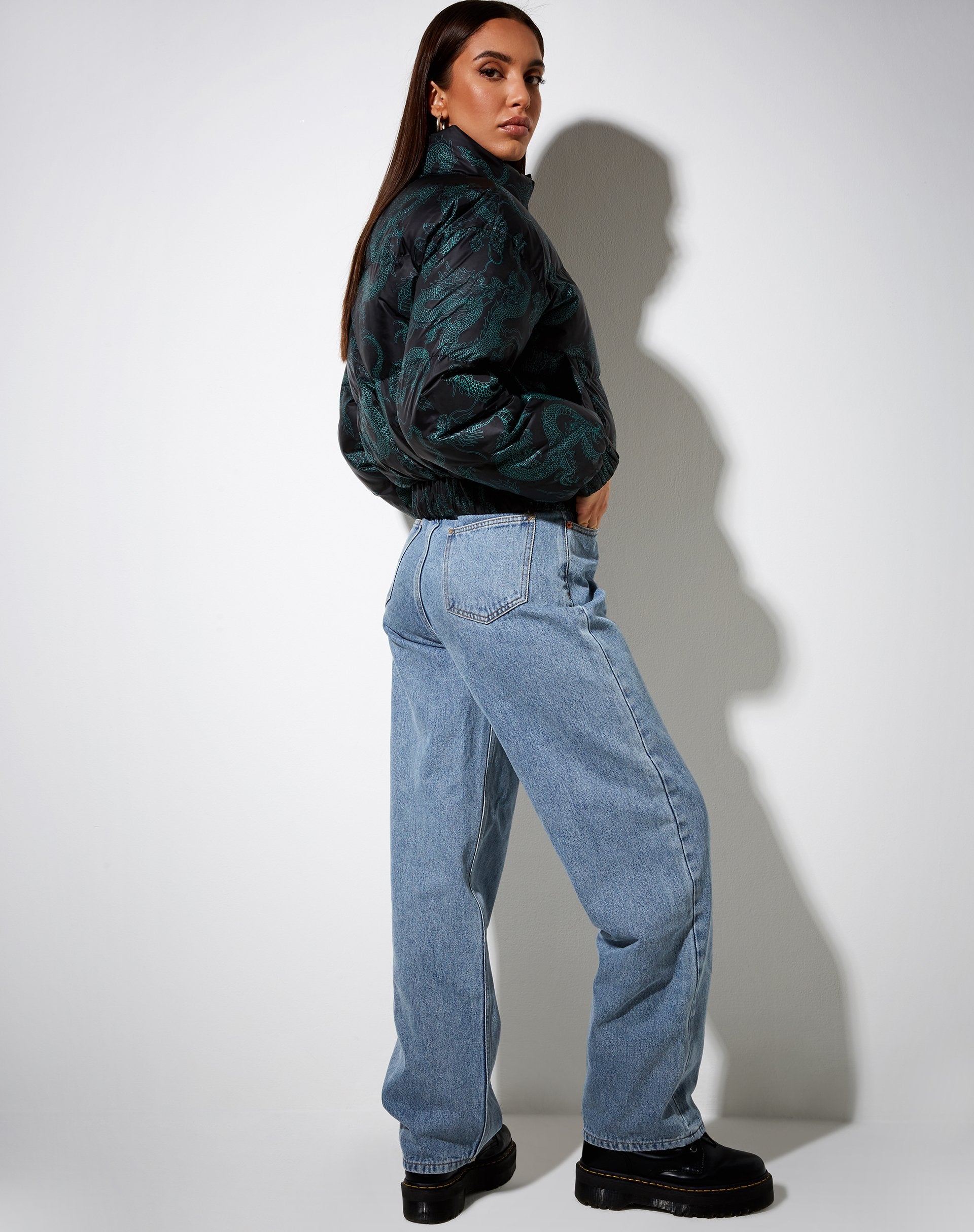 Afbeelding van Rohos Puffer Jacket in Dragon Flower Zwart en Mint