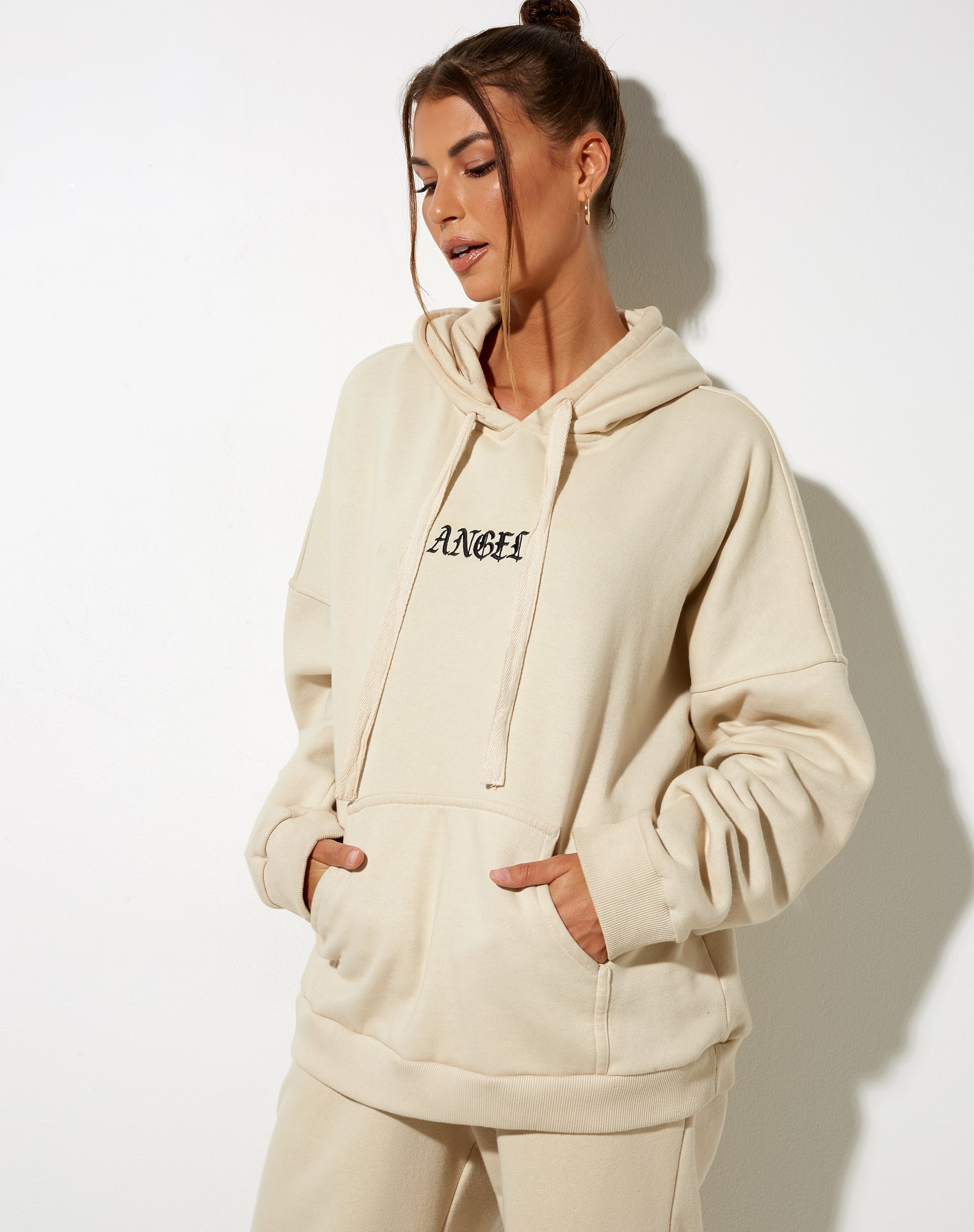 Afbeelding van Oversize Hoody in Stone met Engelen Embro