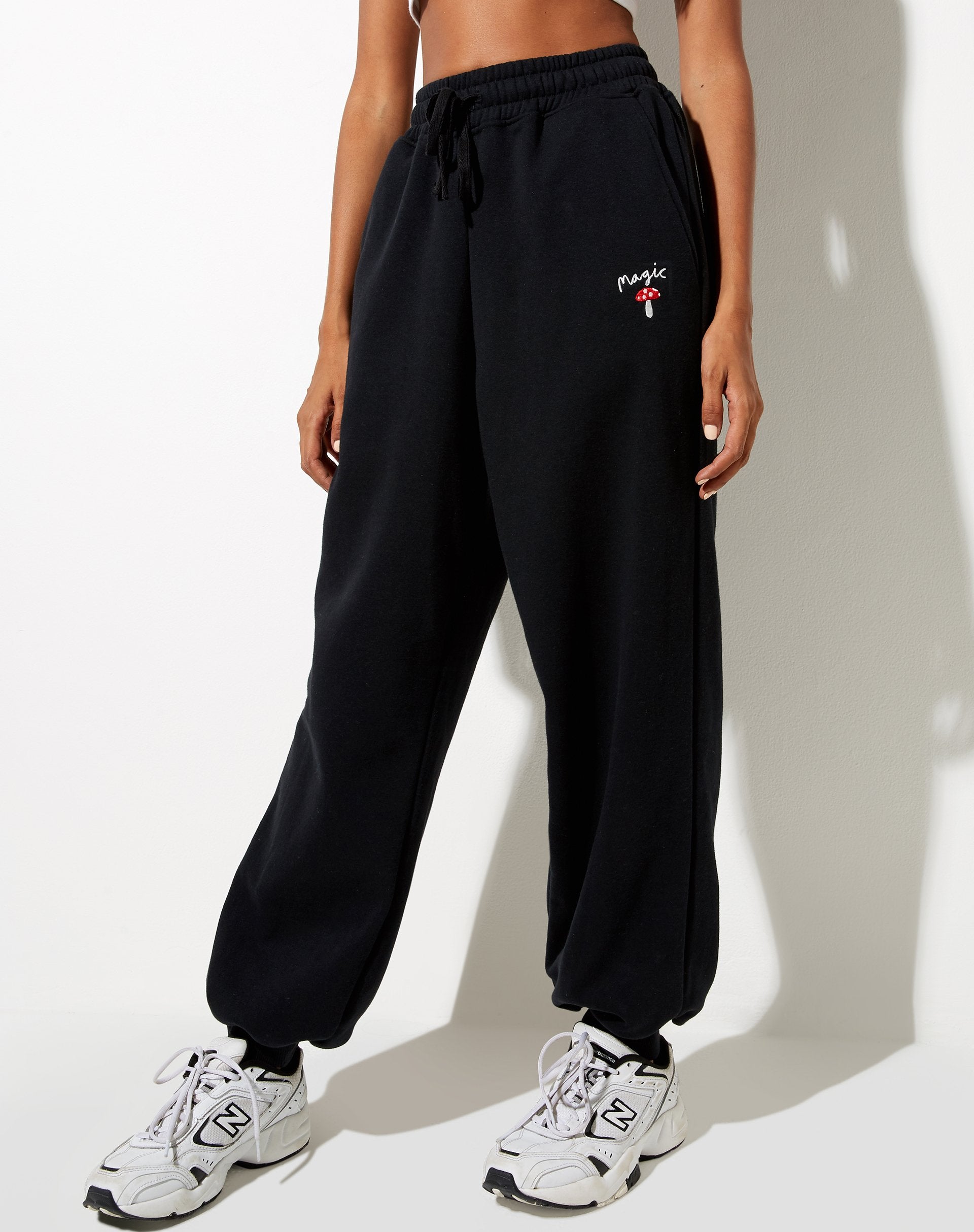 Afbeelding van Roider Jogger in Black Mushroom Red Embro