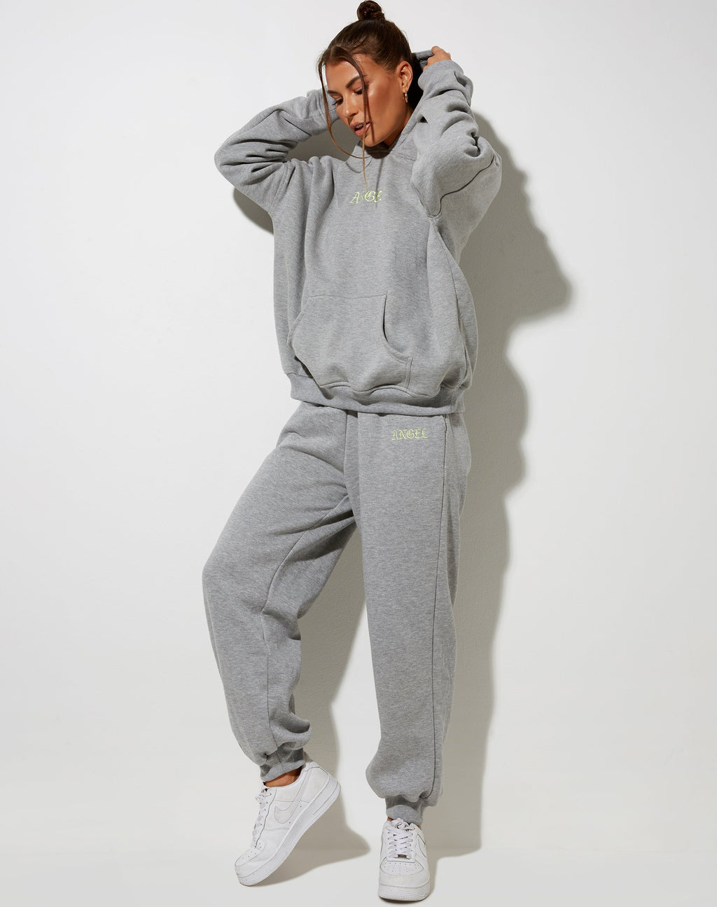 Oversized Hoody in Greymarl met 'Angel' Embro in Lemon