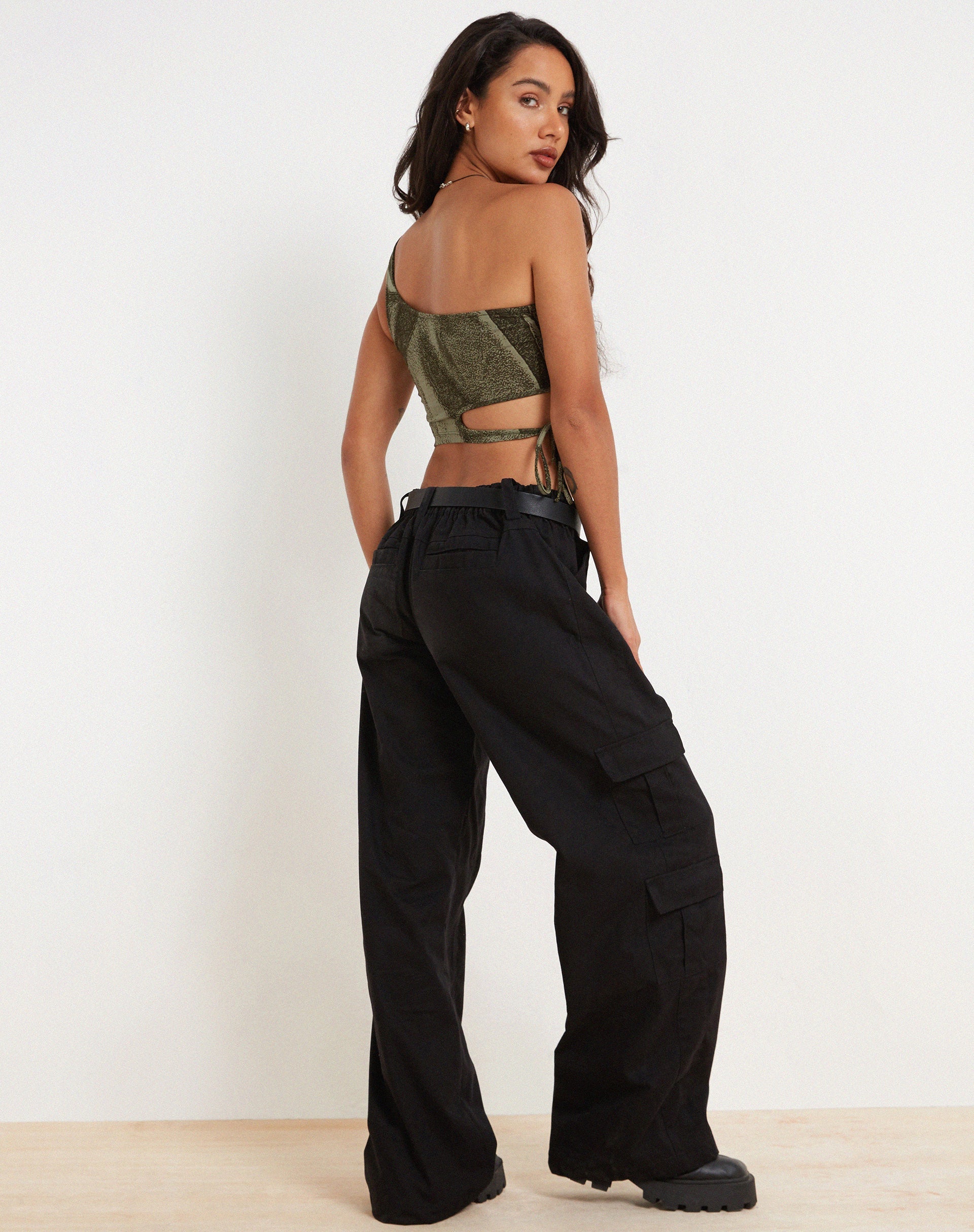 Afbeelding van Romila Crop Top in Dystopian Crease Khaki