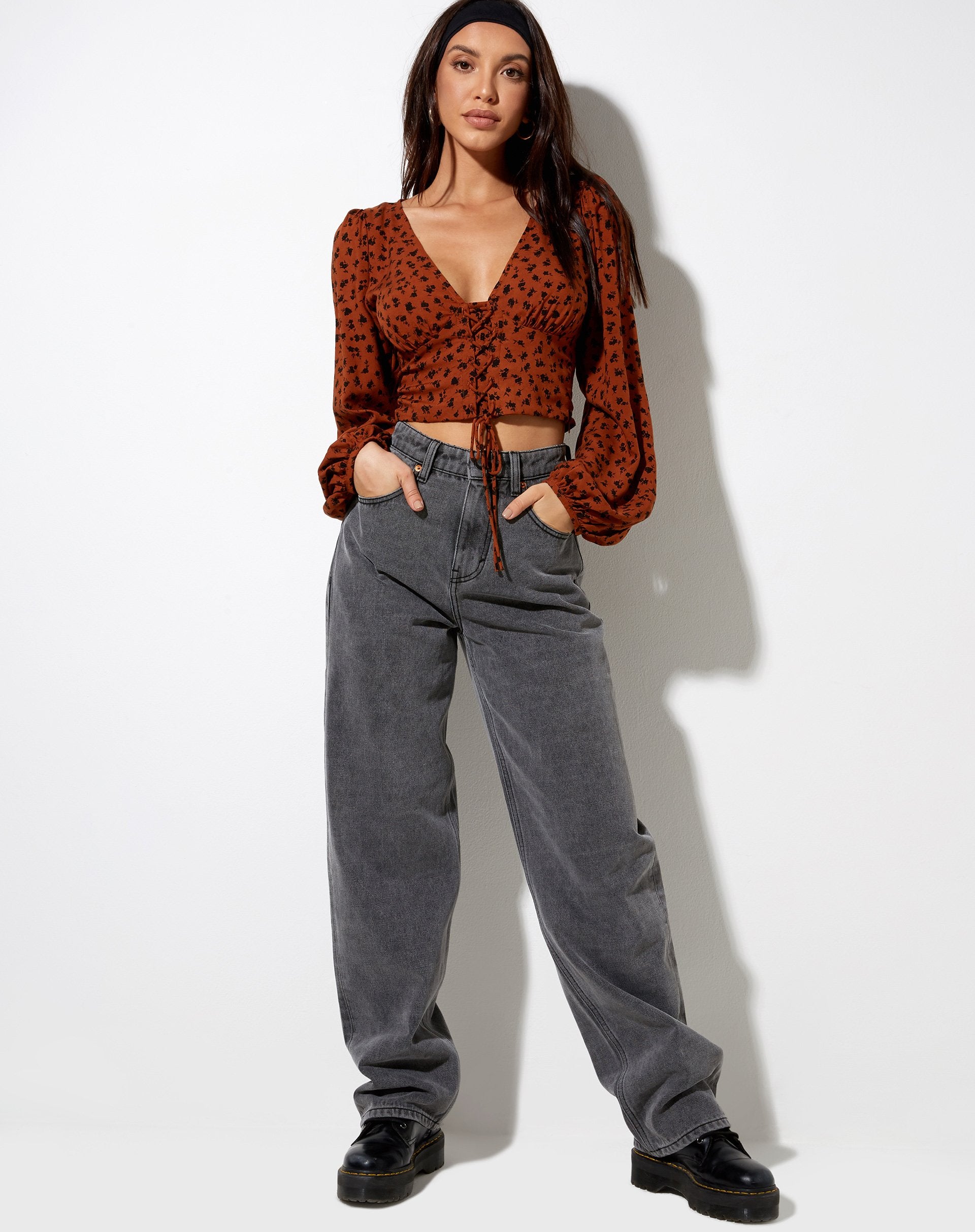 Afbeelding van Romina Top in Dainty Daisy Bombay Bruin