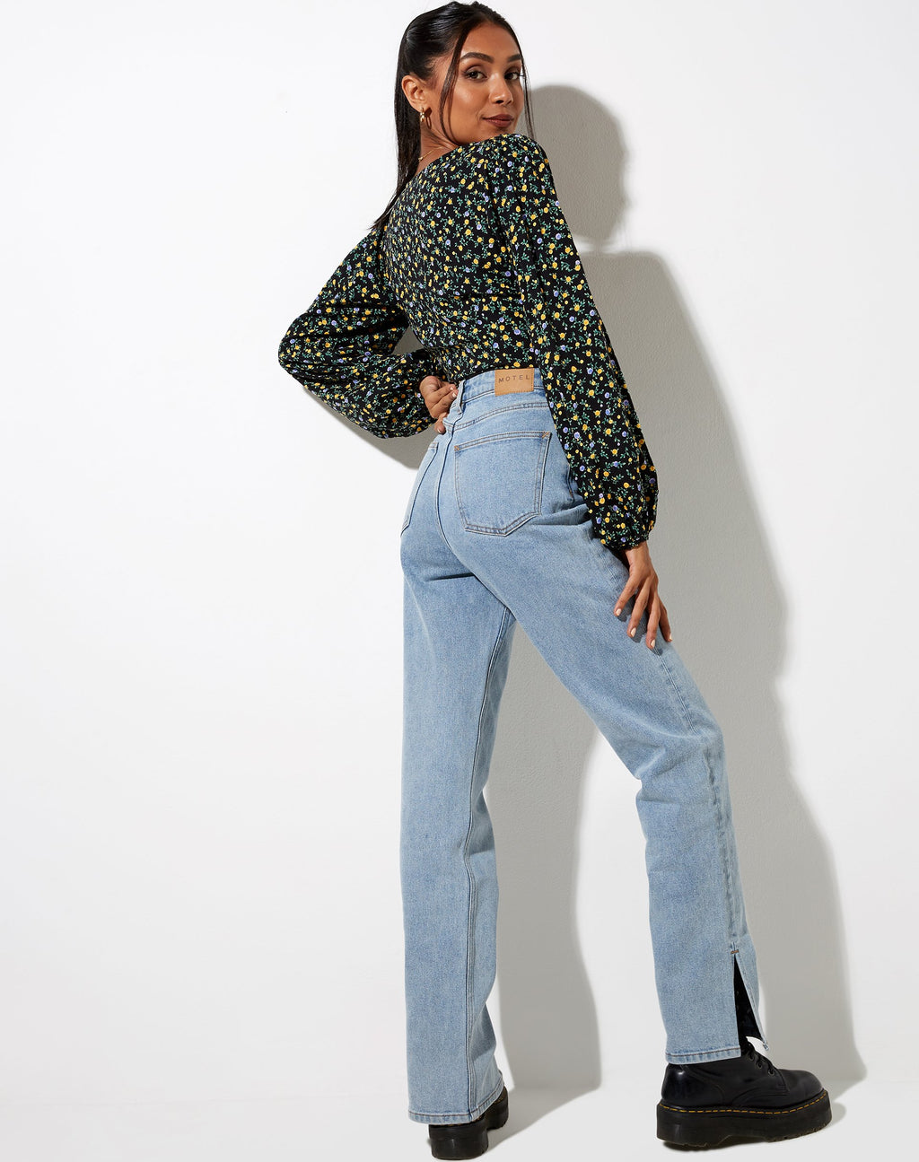 Romina Top in Vloeiende Bloem Zwart