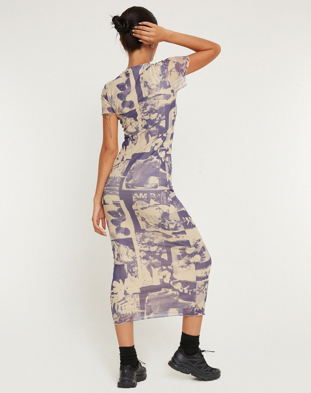 Roska Bedrukte Mesh Midi Dress in Collage Floral Shadow Purple