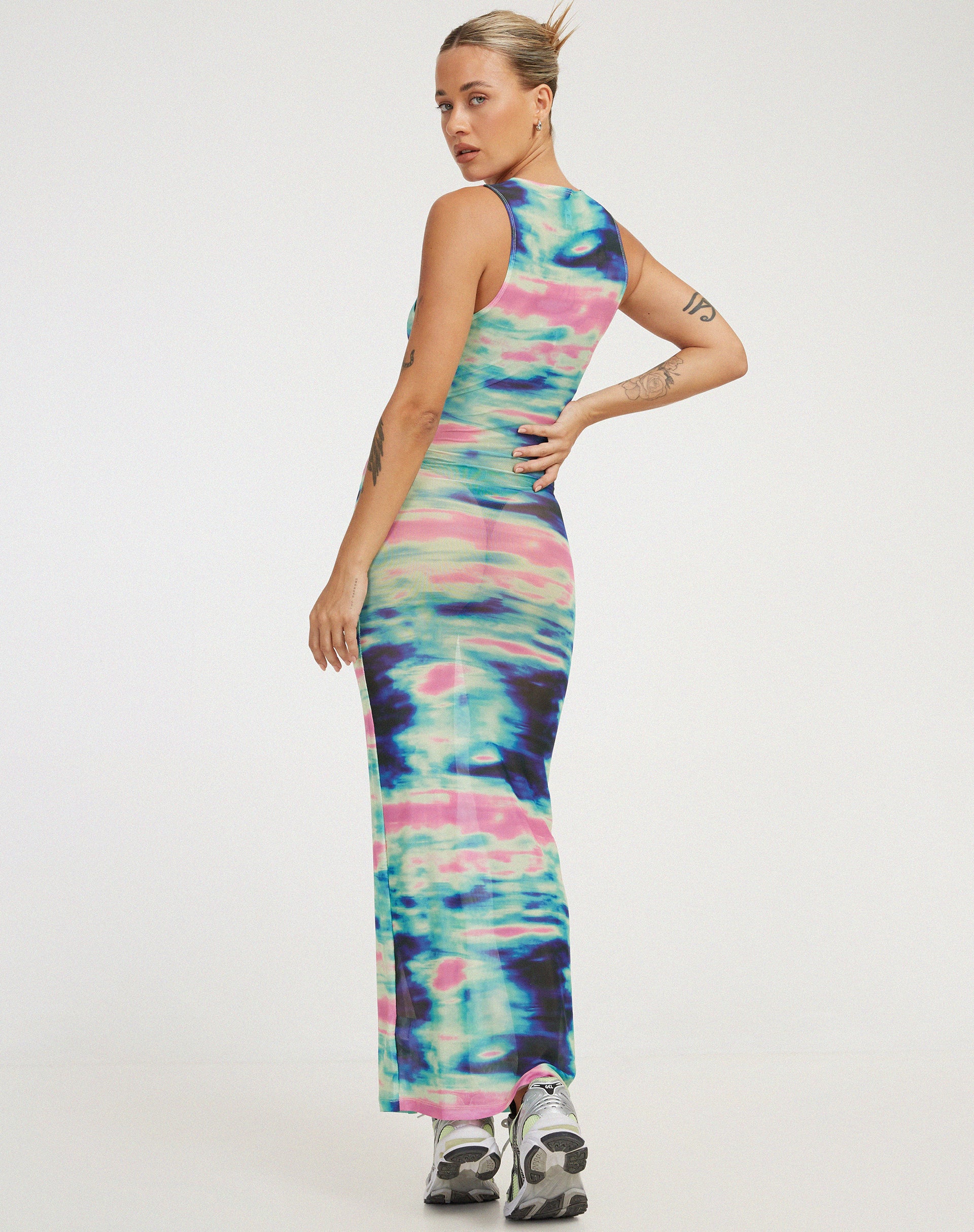 Afbeelding van Roskila Maxi Dress in Multi Blur Orb Navy