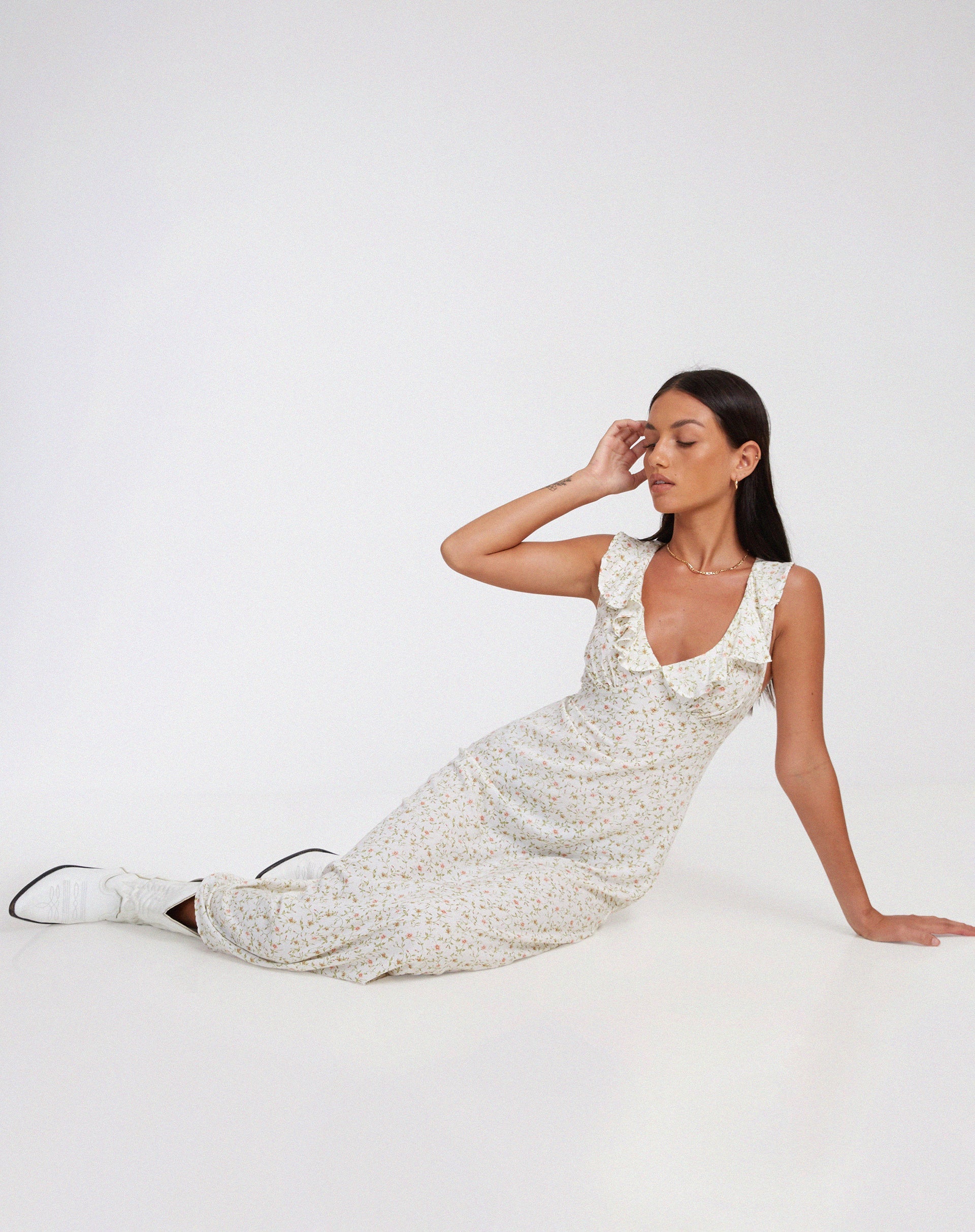 Afbeelding van Rufiso Midi Dress in Pretty Petal Ivory