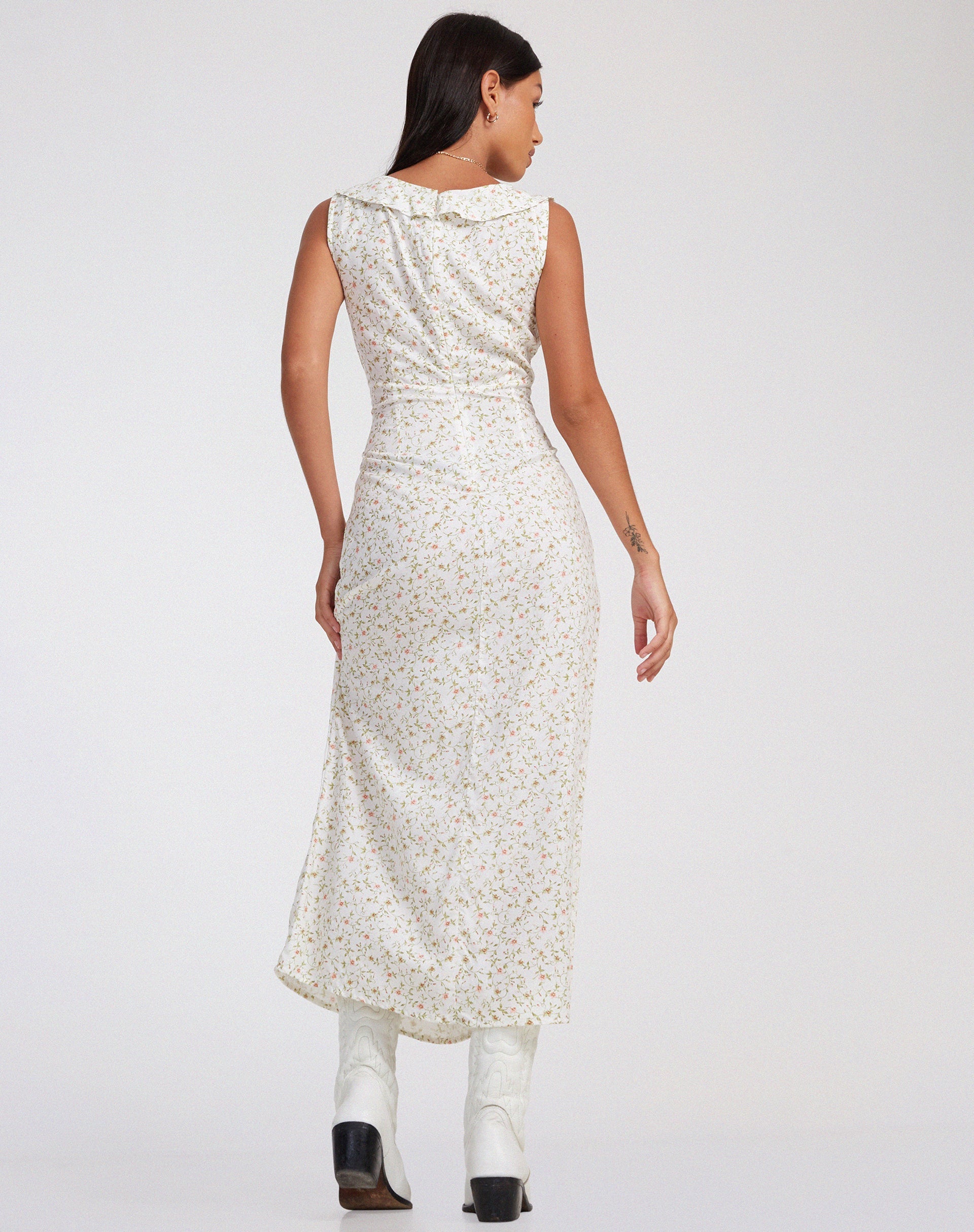 Afbeelding van Rufiso Midi Dress in Pretty Petal Ivory