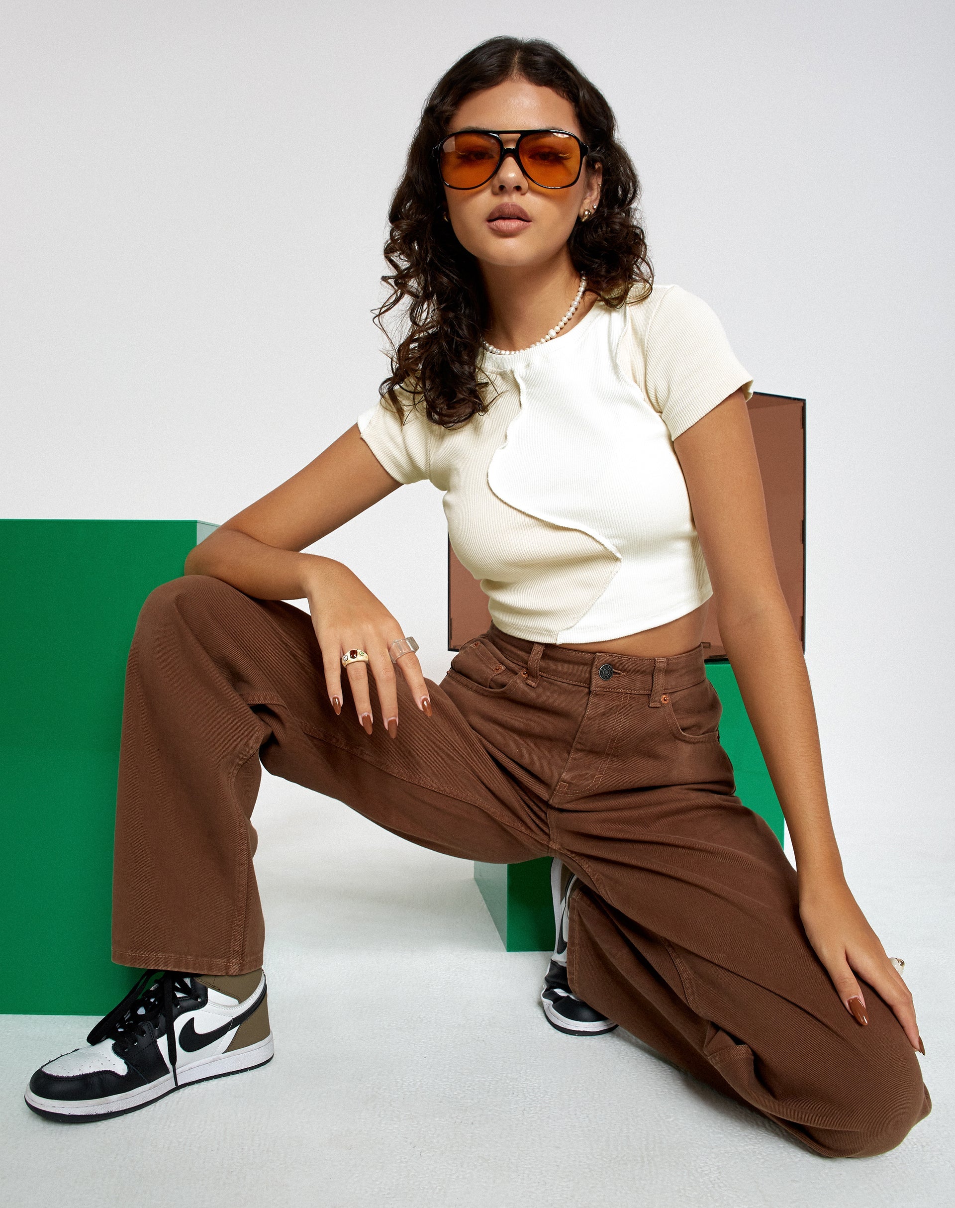 Afbeelding van Motel X Barbara Kristoffersen Ruta Crop Top in Panelled Ivory en Winter White