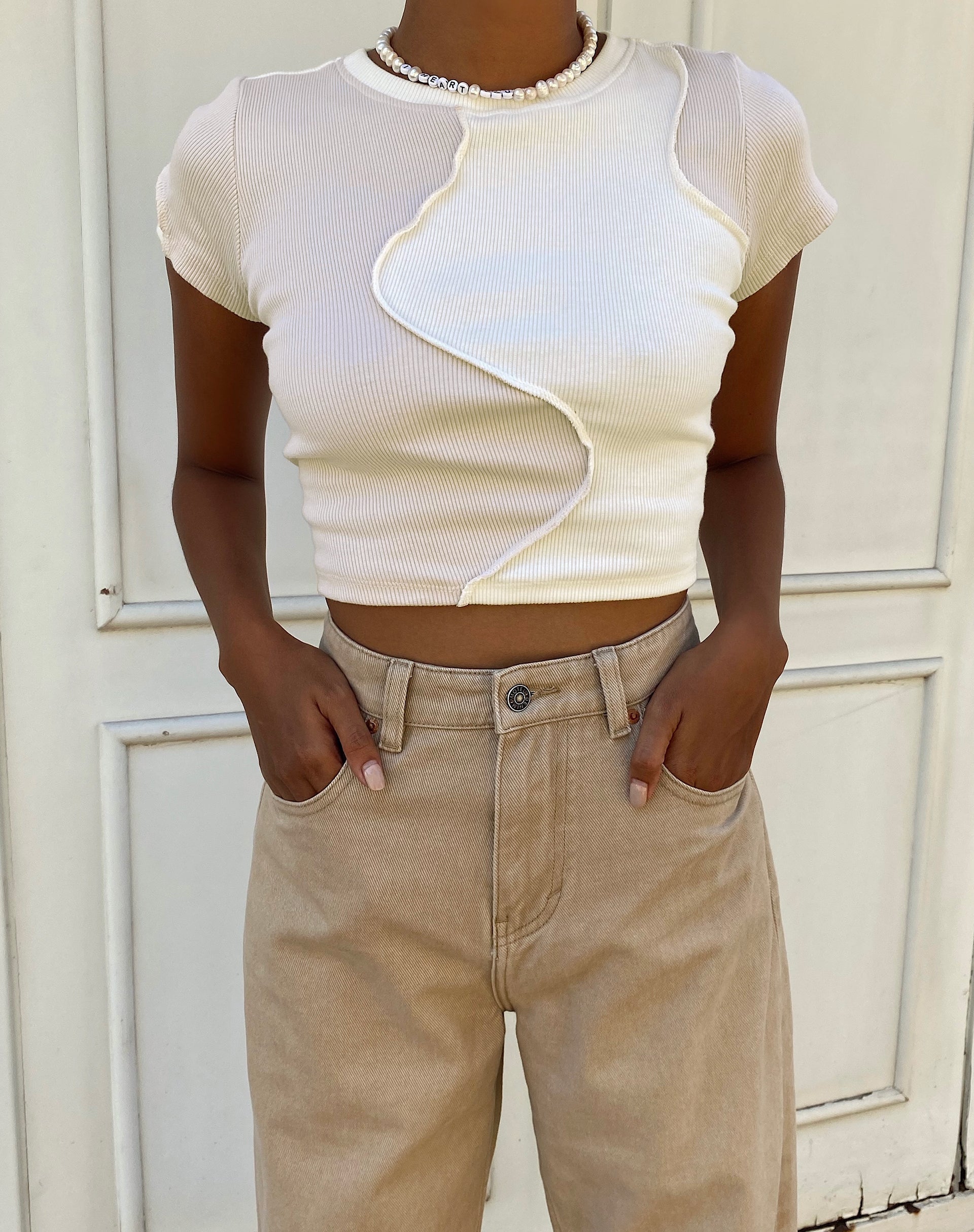 Afbeelding van Motel X Barbara Kristoffersen Ruta Crop Top in Panelled Ivory en Winter White