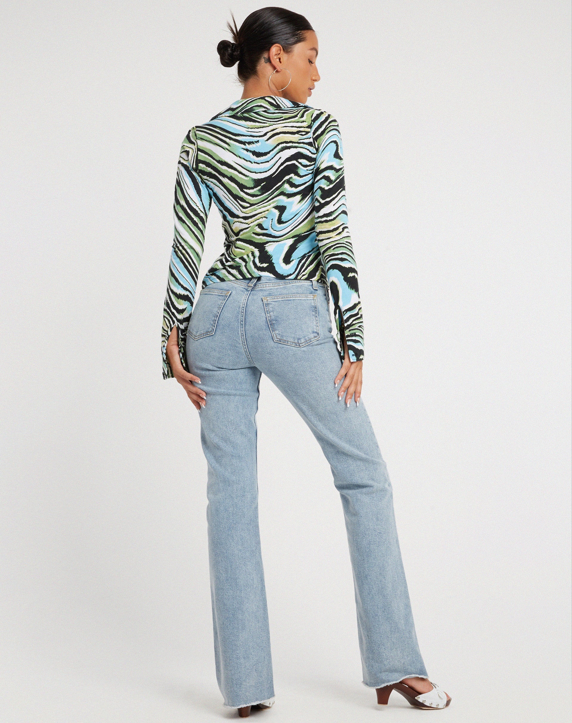 Afbeelding van Ruth Shirt in Warped Zebra Blue