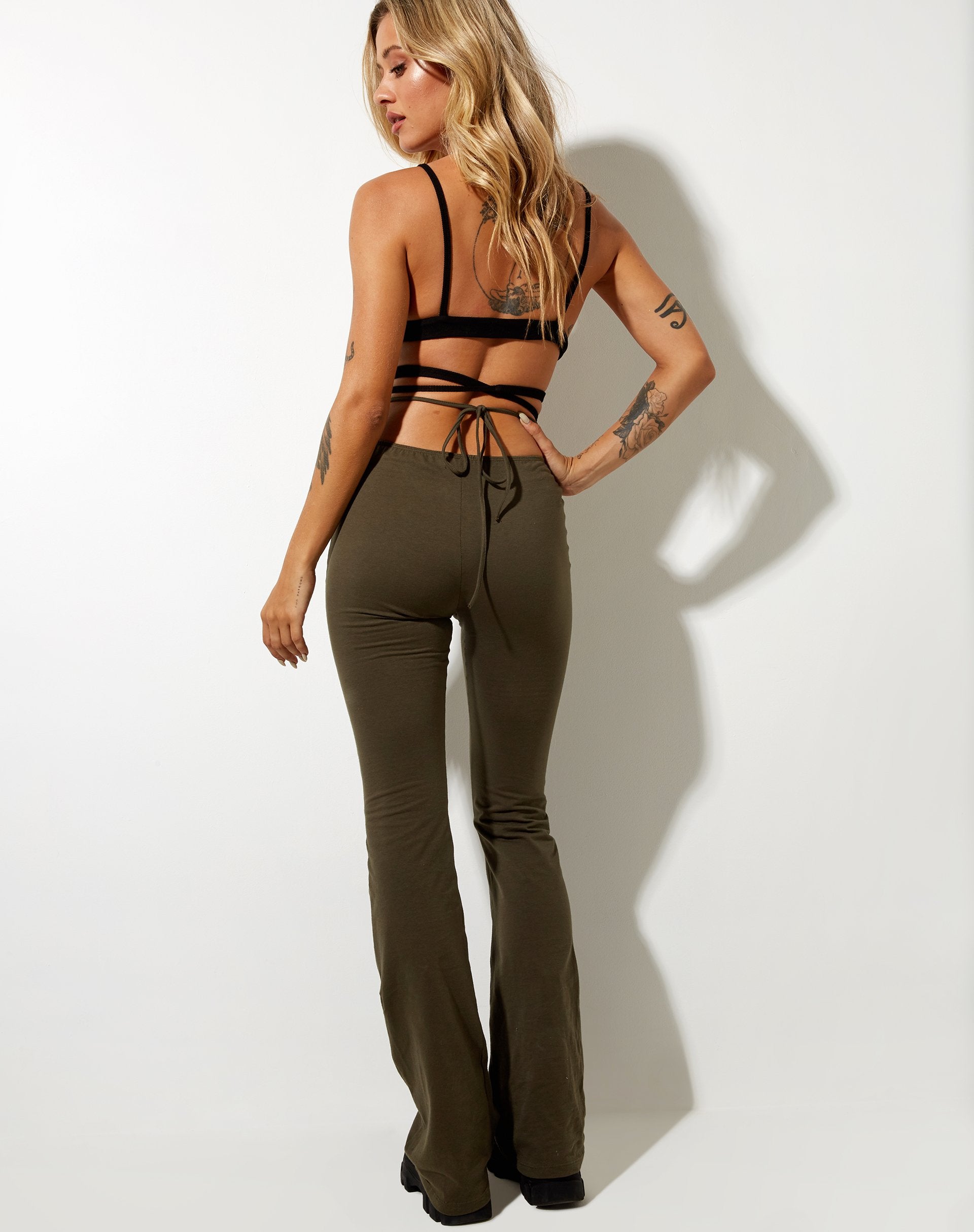 Afbeelding van Sakeri Flare Broek in Lycra Olijf