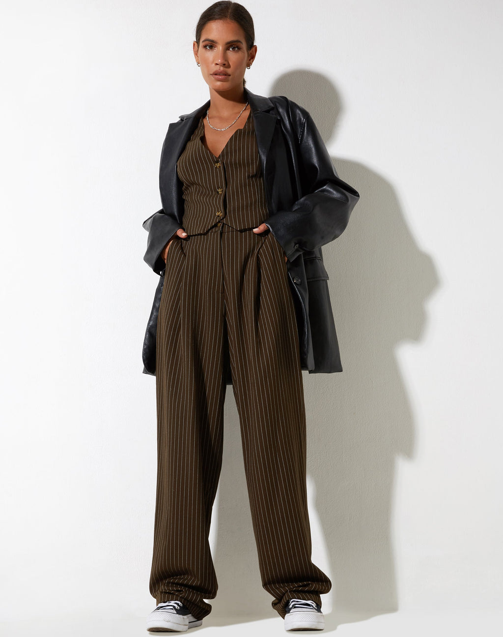 Sakila broek in krijtstreep bruin