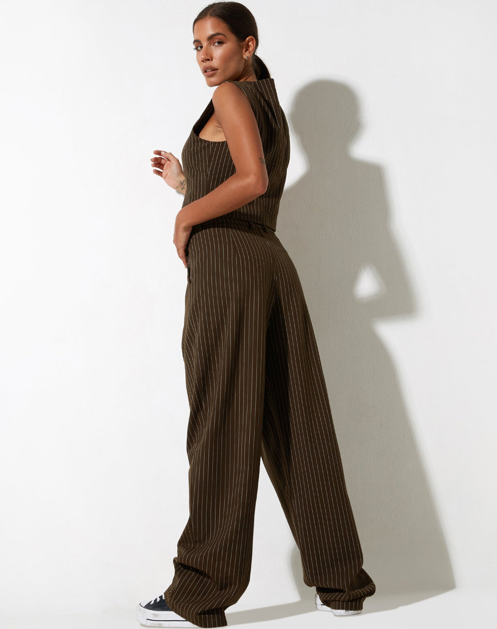 Sakila broek in krijtstreep bruin