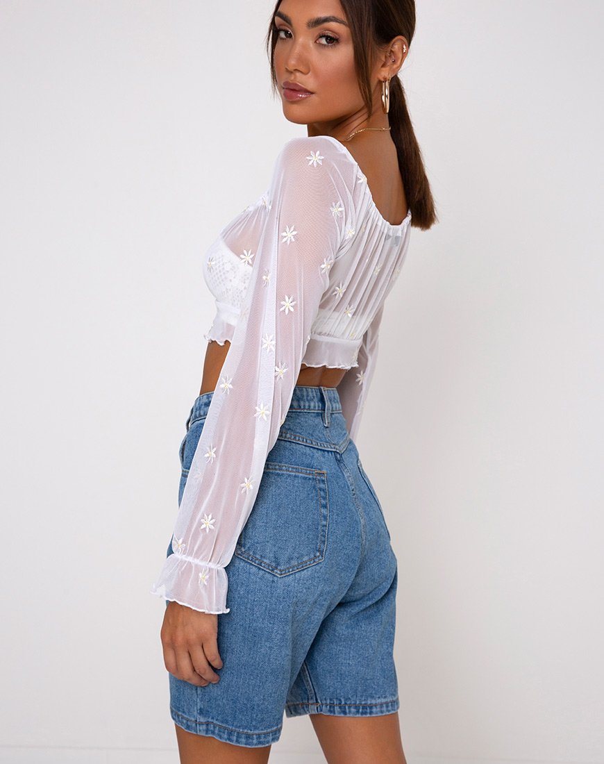 Afbeelding van Salima Longsleeve Top in White Daisy Embro White
