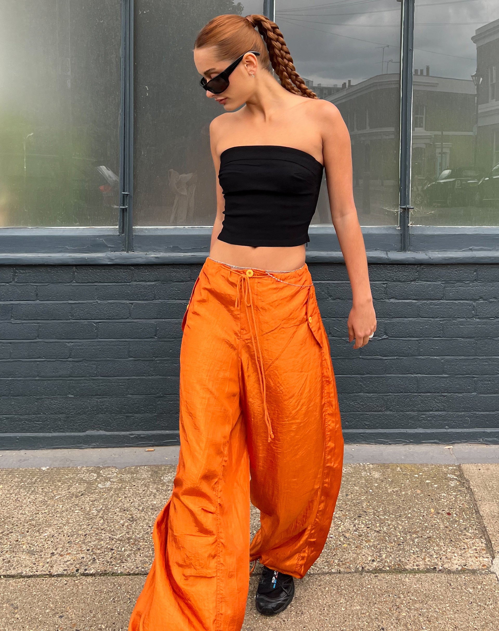 beeld van Chute broek in parachute pompoen oranje