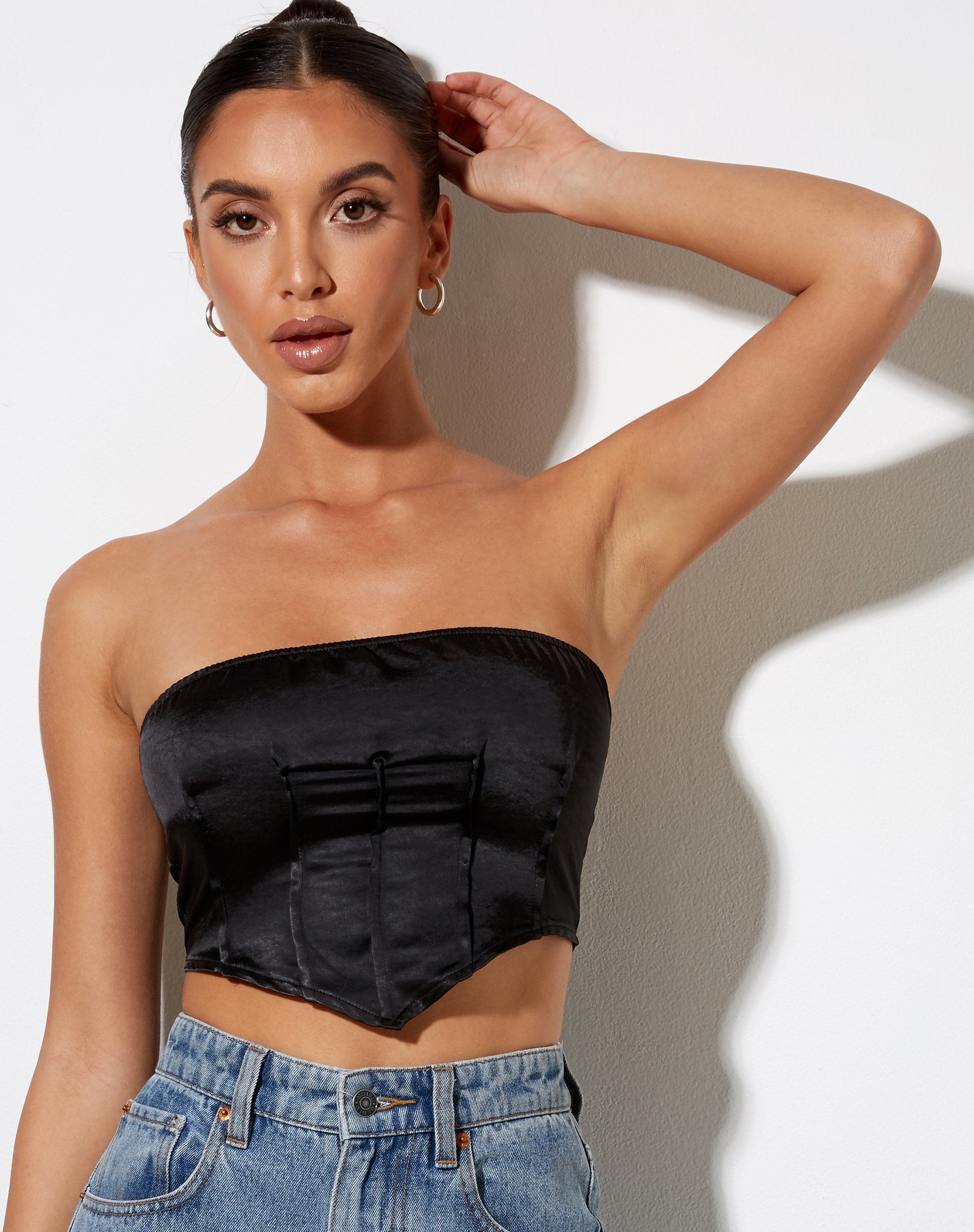 Afbeelding van Sanja Bandeau Top in Satijn Zwart